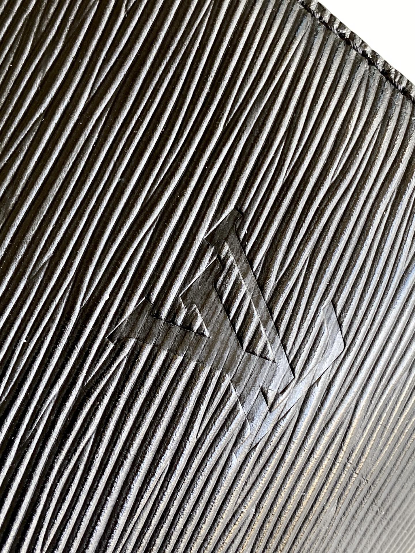 Louis Vuitton Basic Bag Cow Leather M-l-s