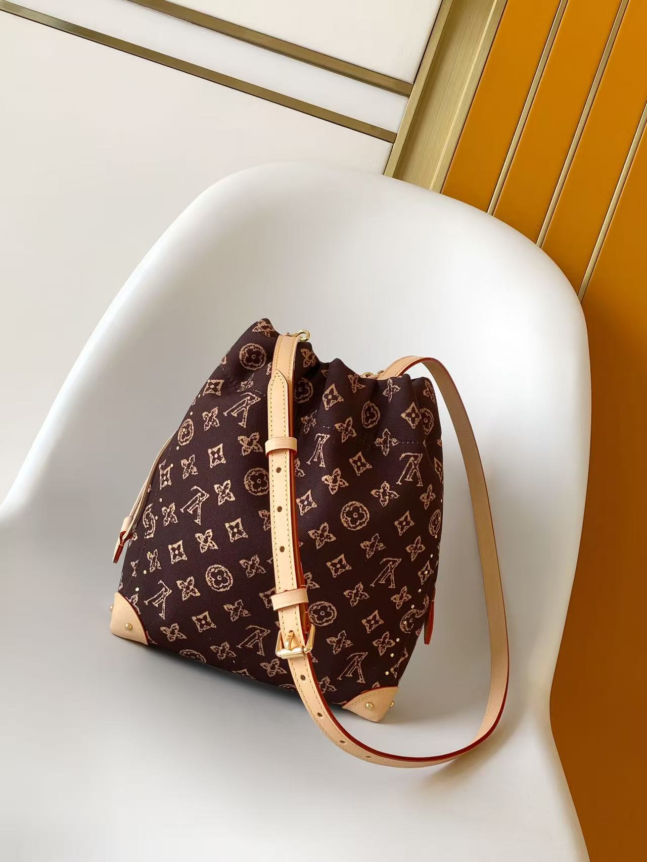 Louis Vuitton Basic Bag Cow Leather M-s
