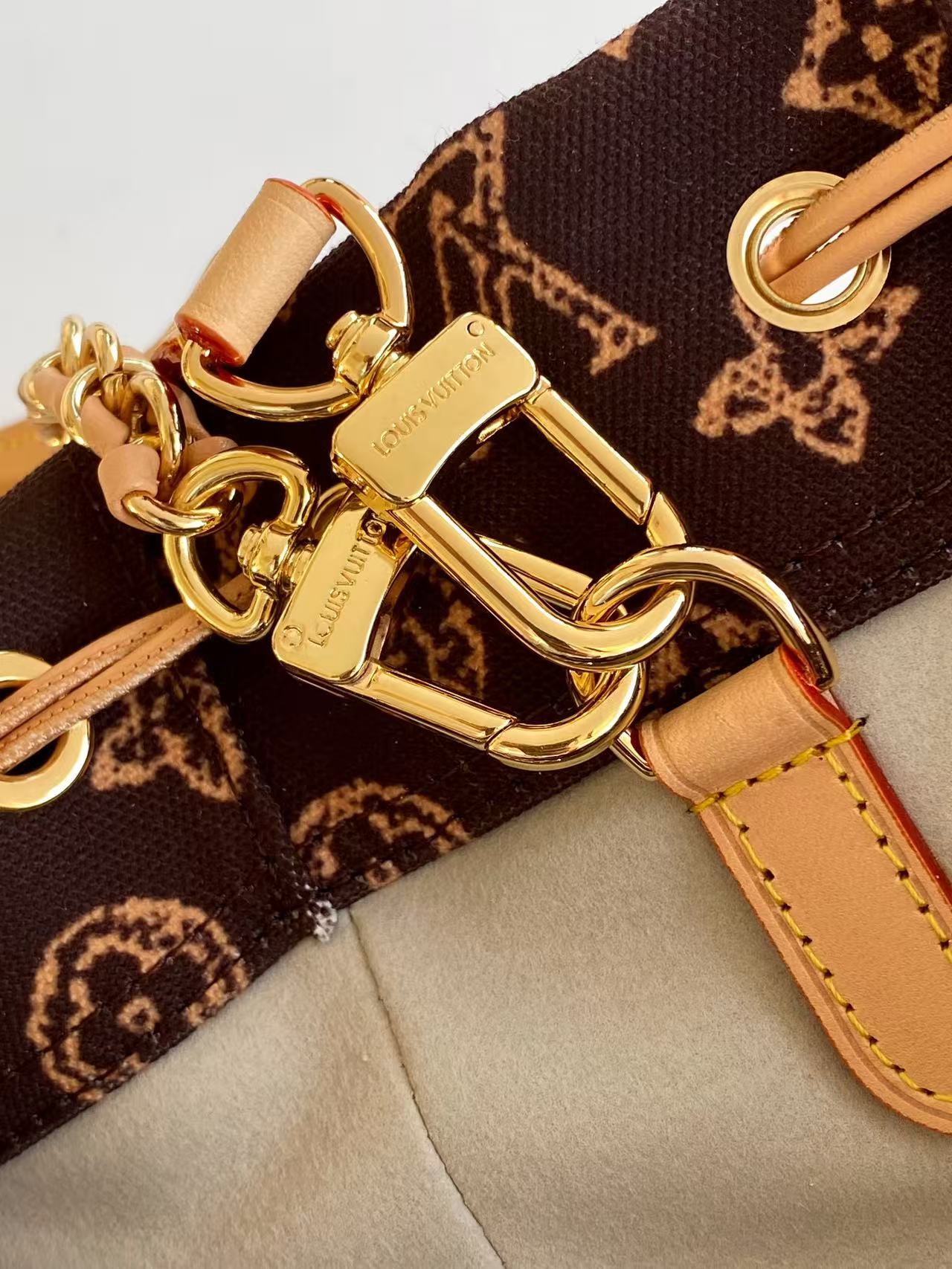 Louis Vuitton Basic Bag Cow Leather M-s