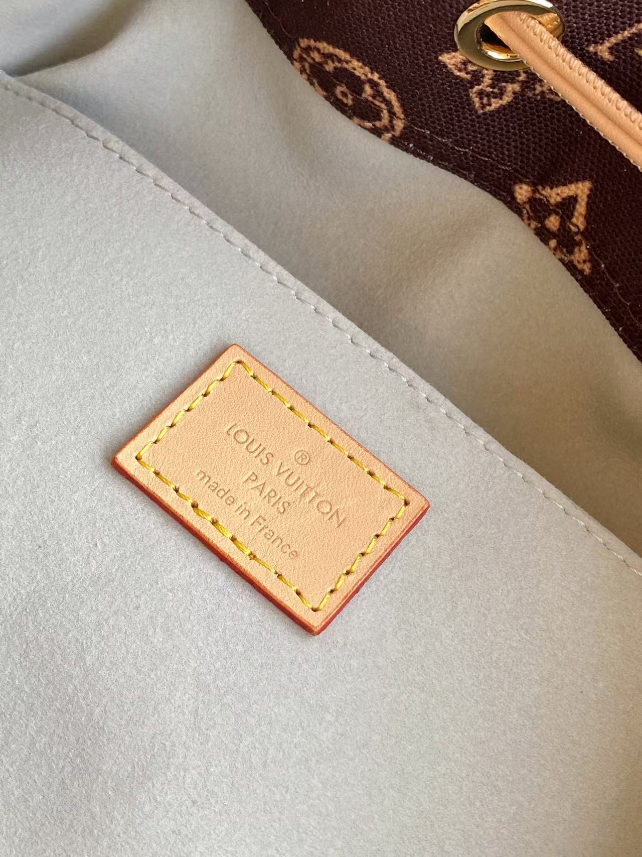 Louis Vuitton Basic Bag Cow Leather M-s