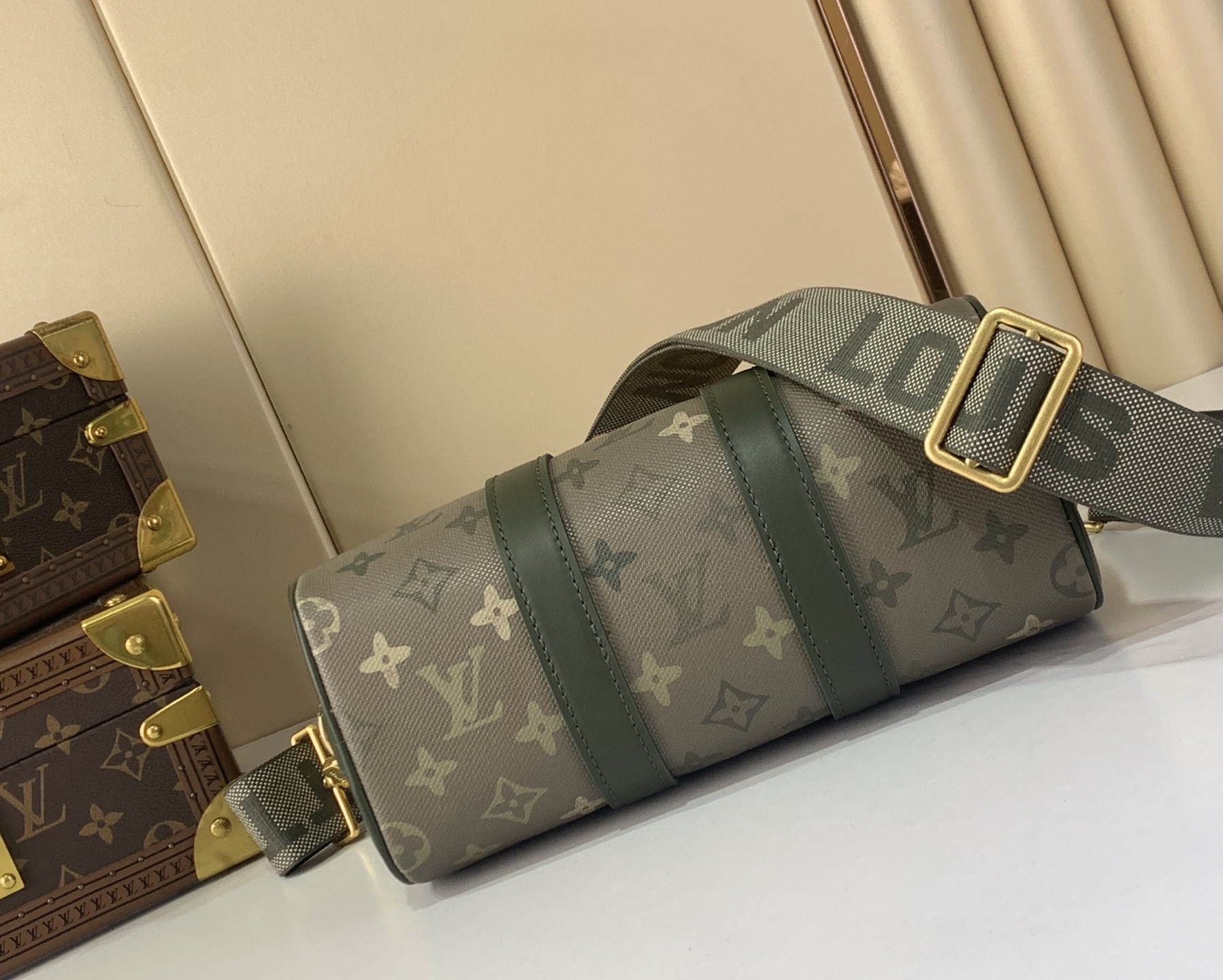 Louis Vuitton Basic Bag Canvas Green M-l-s