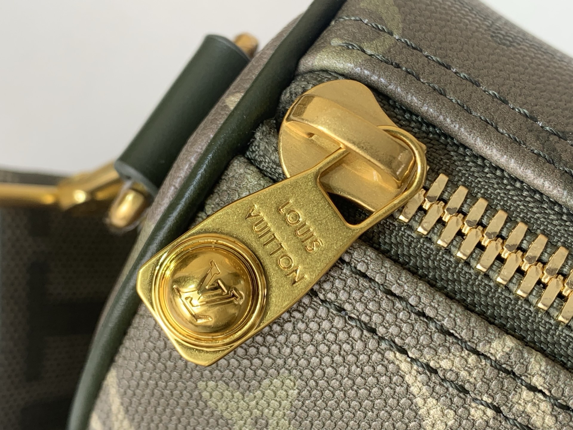 Louis Vuitton Basic Bag Canvas Green M-l-s