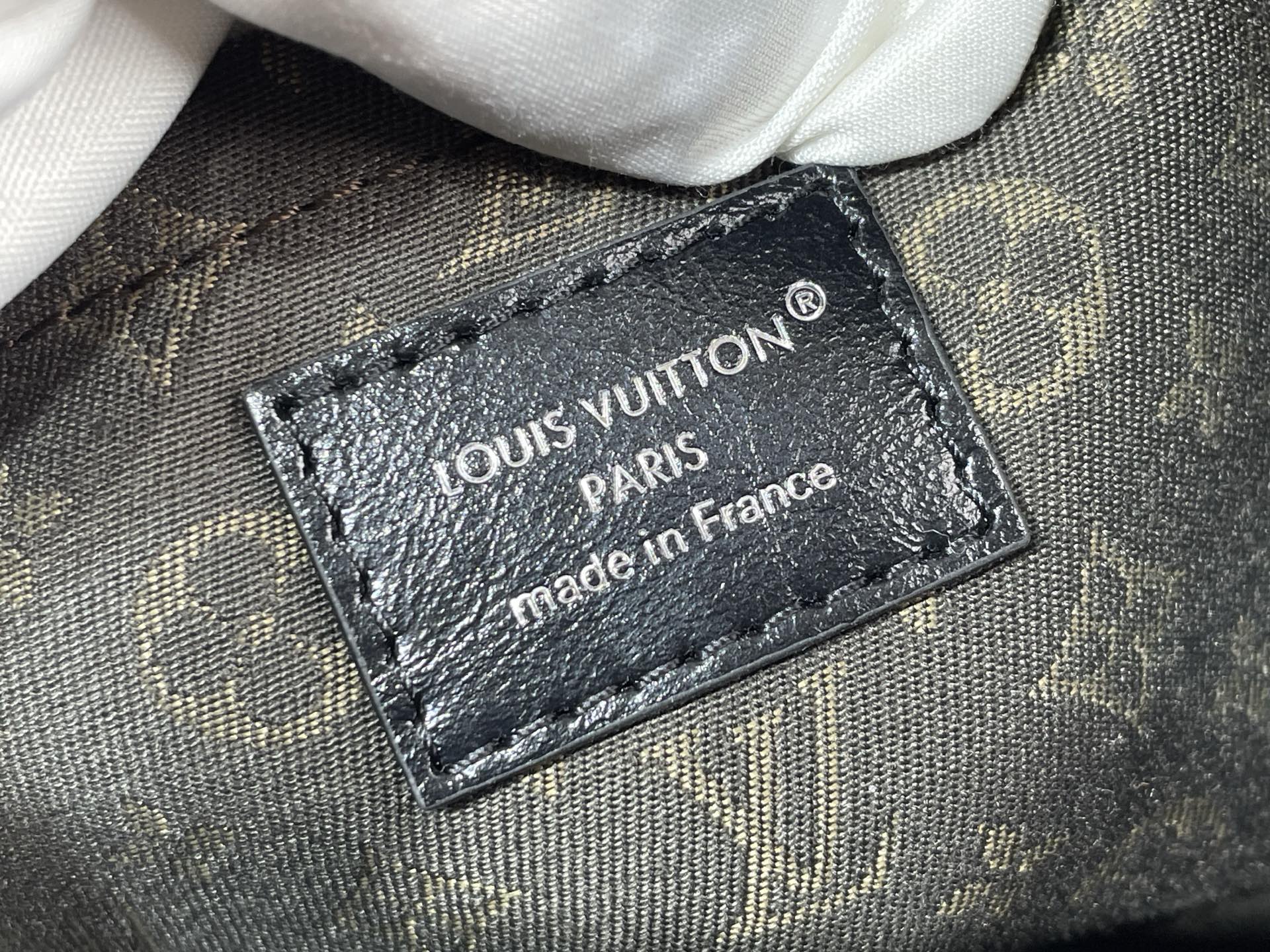 Louis Vuitton Basic Bag Cow Leather Black M-l-s