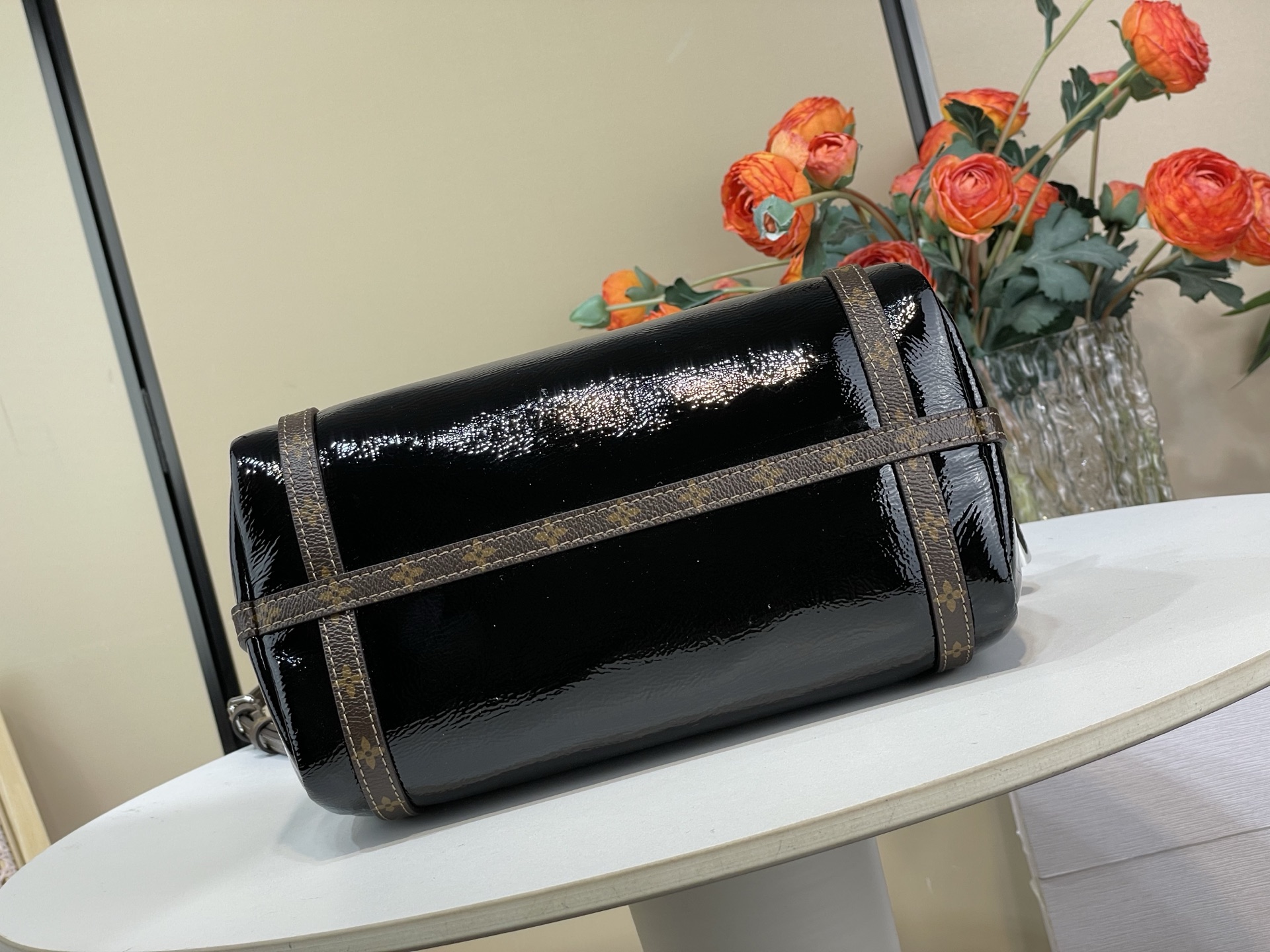 Louis Vuitton Basic Bag Cow Leather Black M-l-s