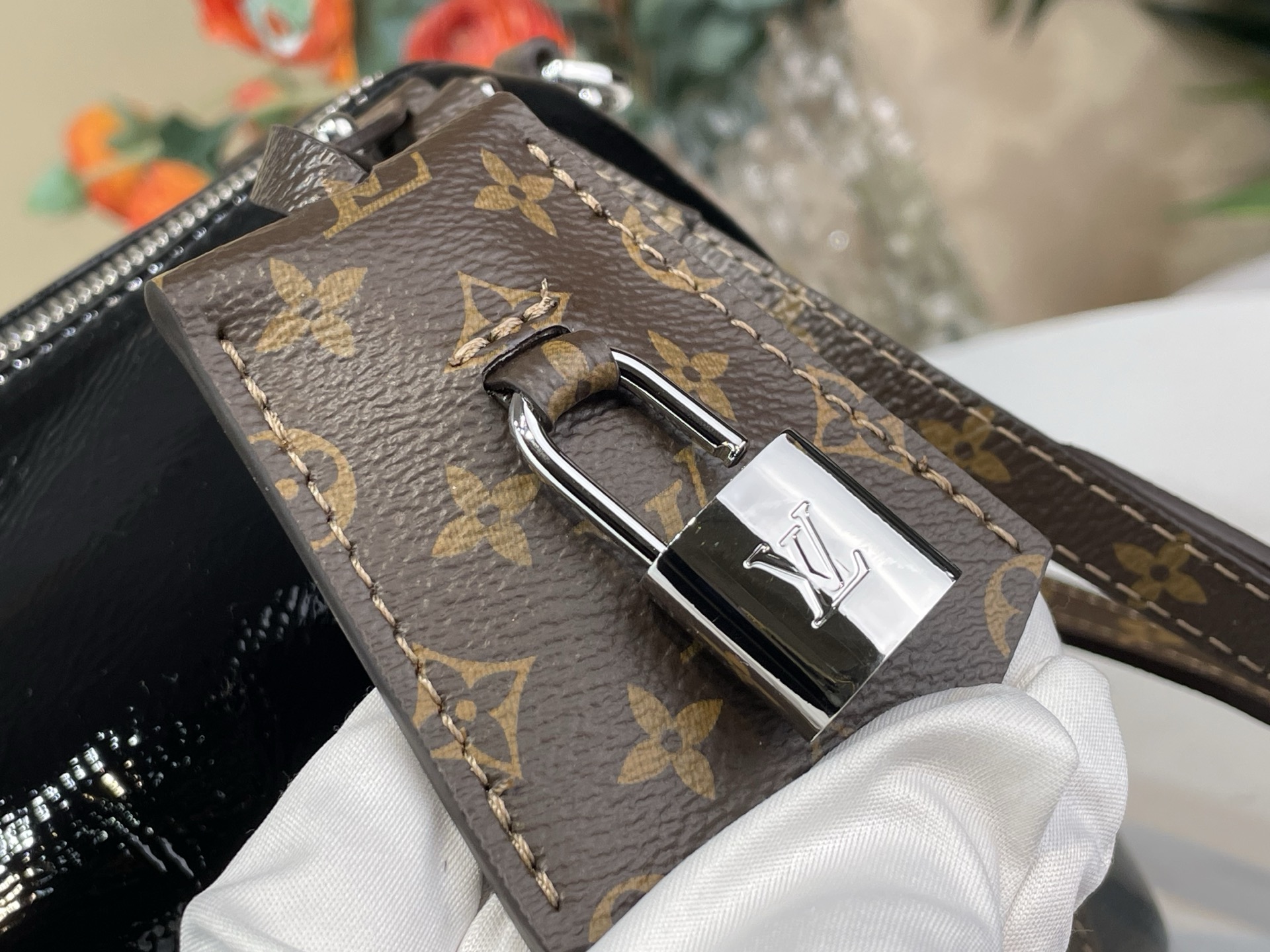 Louis Vuitton Basic Bag Cow Leather Black M-l-s