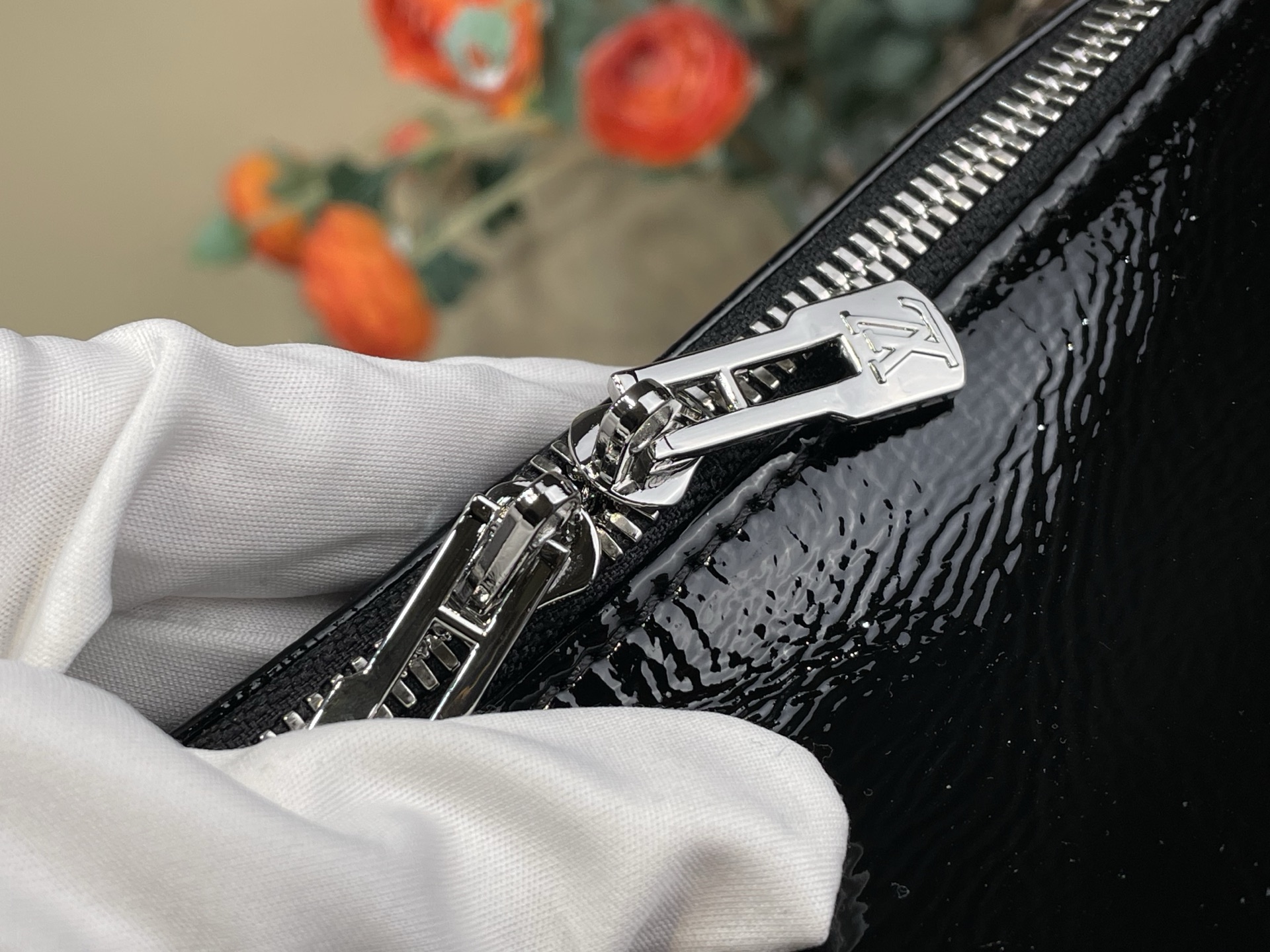 Louis Vuitton Basic Bag Cow Leather Black M-l-s