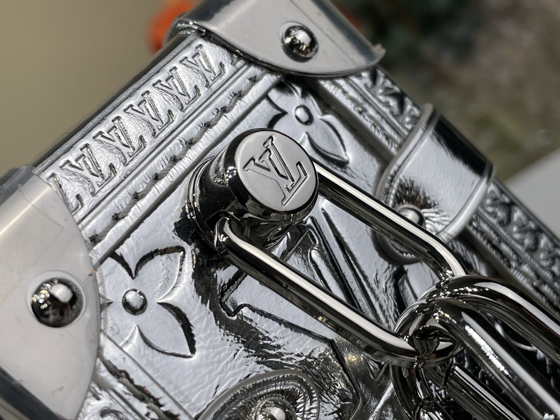 Louis Vuitton Basic Bag Silver M-l-s