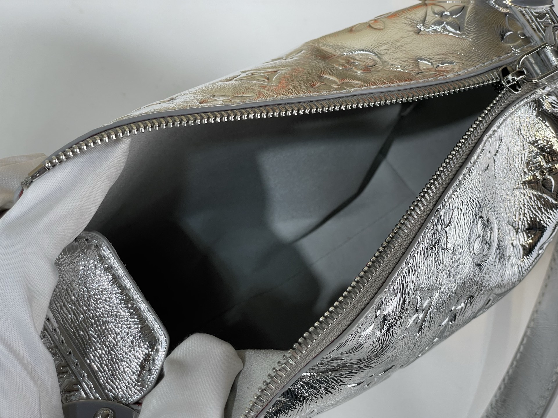 Louis Vuitton Basic Bag Silver M-l-s
