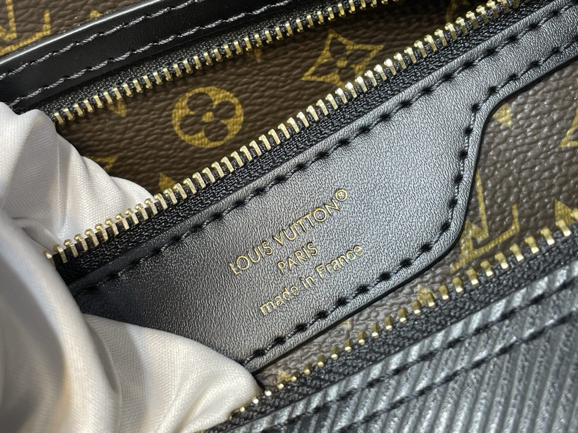 Louis Vuitton Basic Bag Canvas Black M-30cm-s