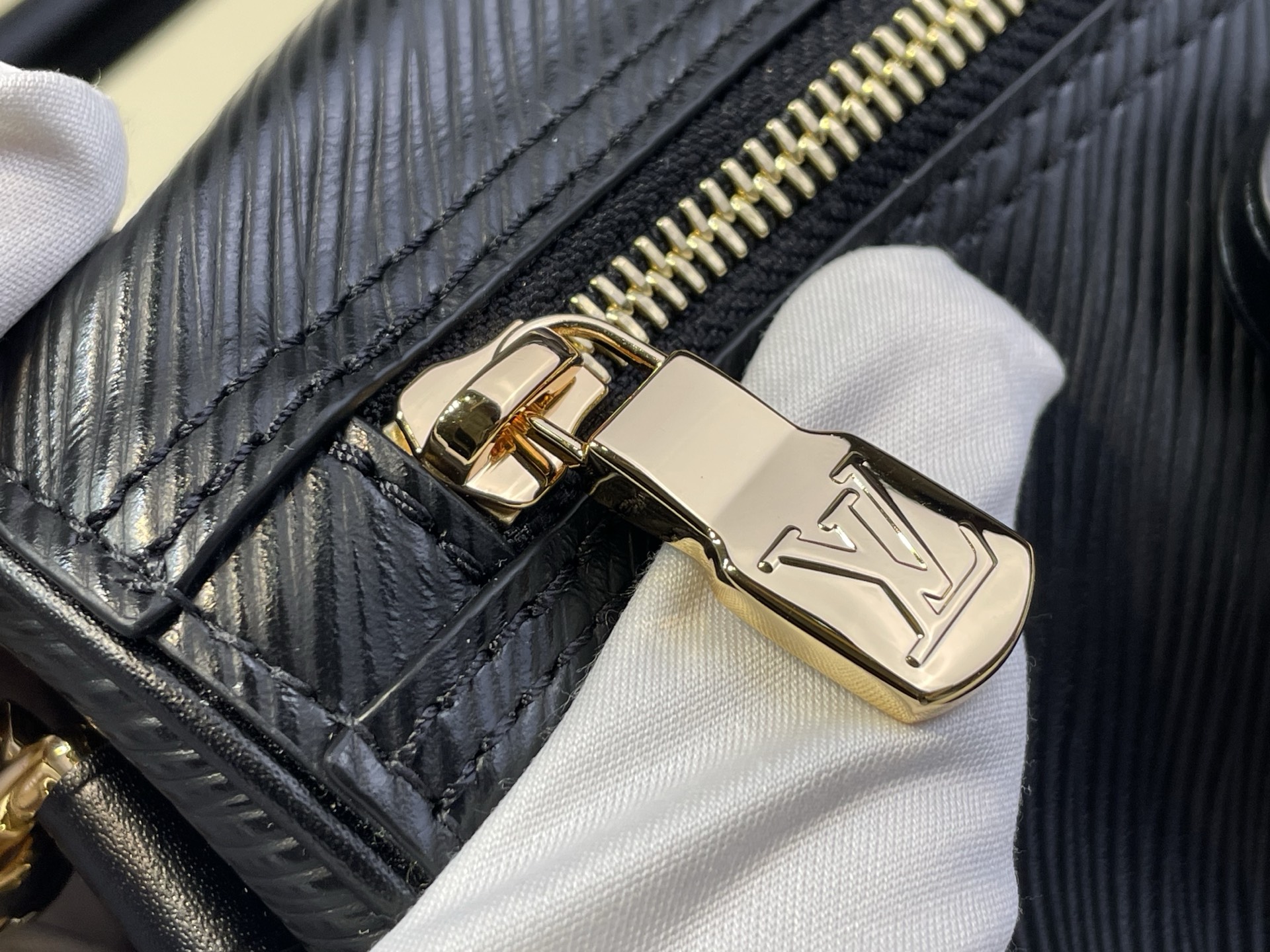 Louis Vuitton Basic Bag Canvas Black M-30cm-s