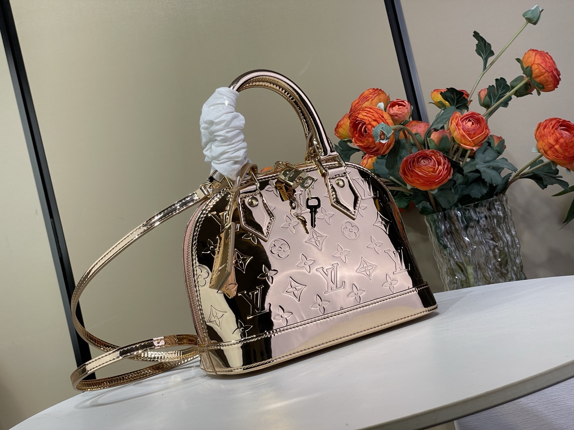 Louis Vuitton Basic Bag Canvas Silver M-l