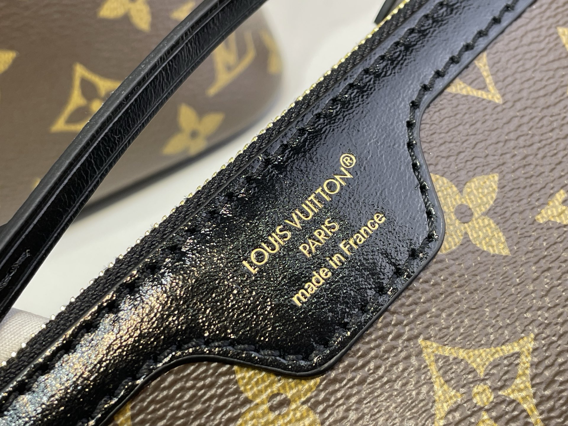 Louis Vuitton Basic Bag Canvas M-l-s