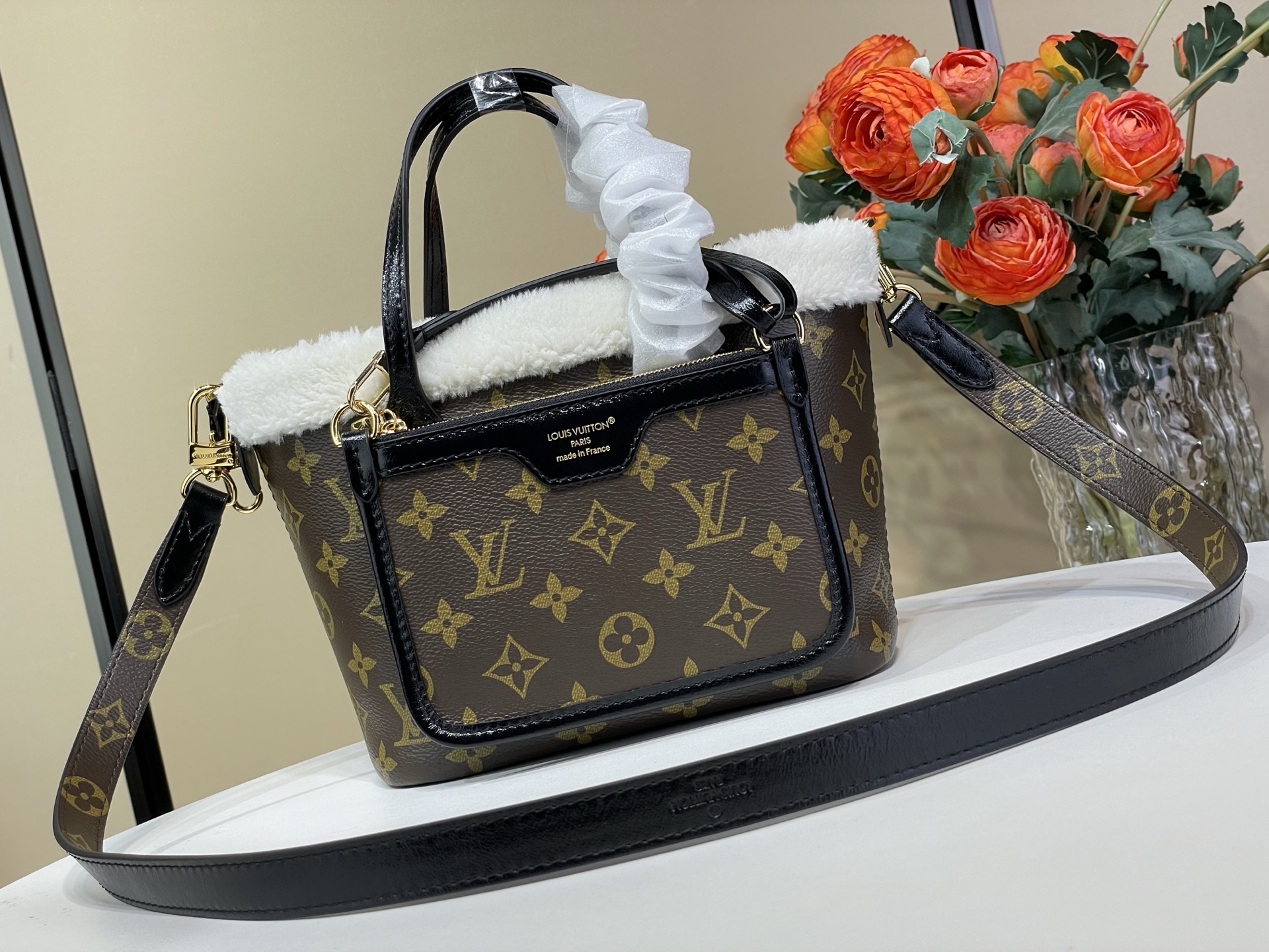 Louis Vuitton Basic Bag Canvas M-l-s