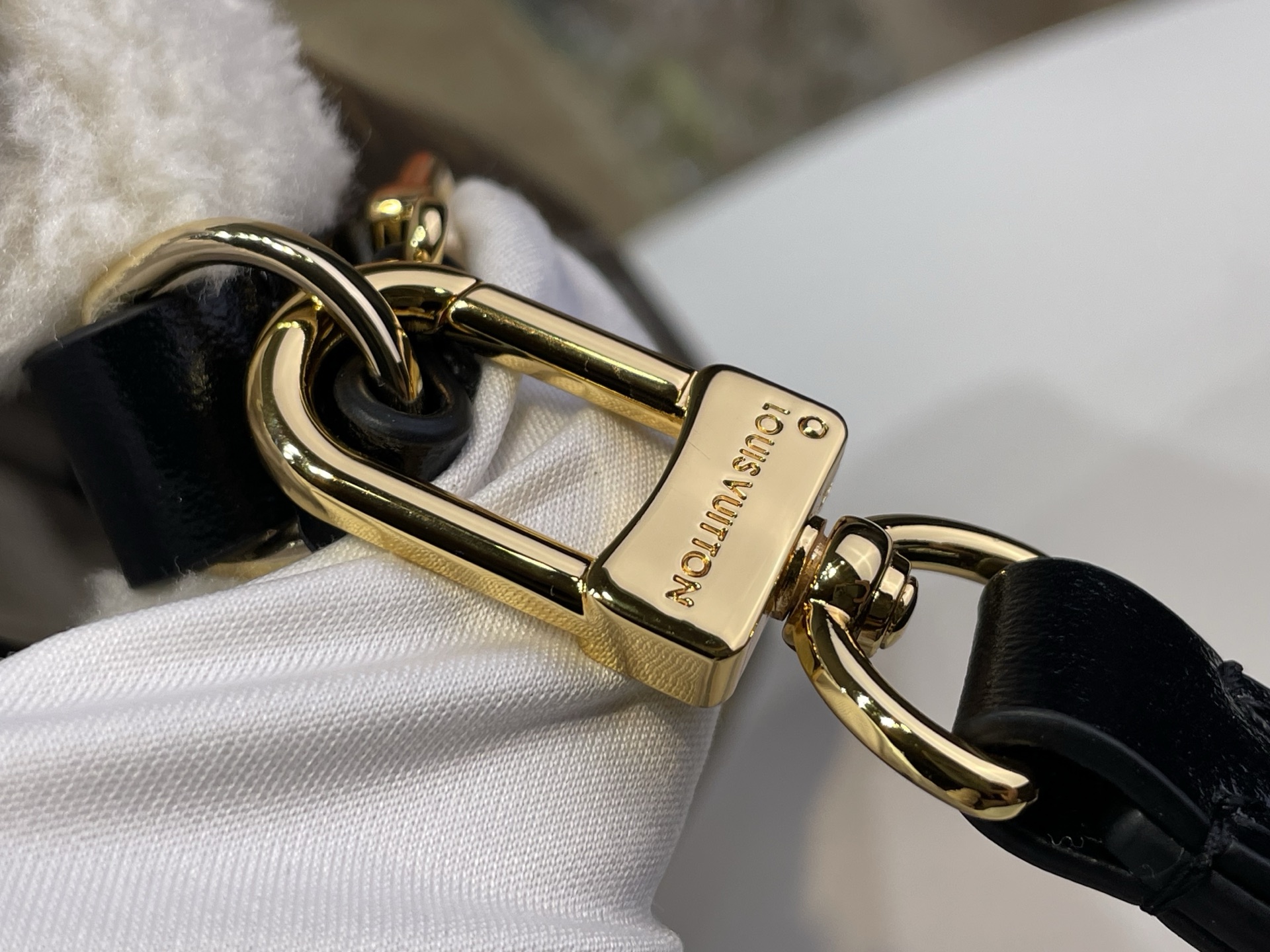 Louis Vuitton Basic Bag Canvas M-l-s