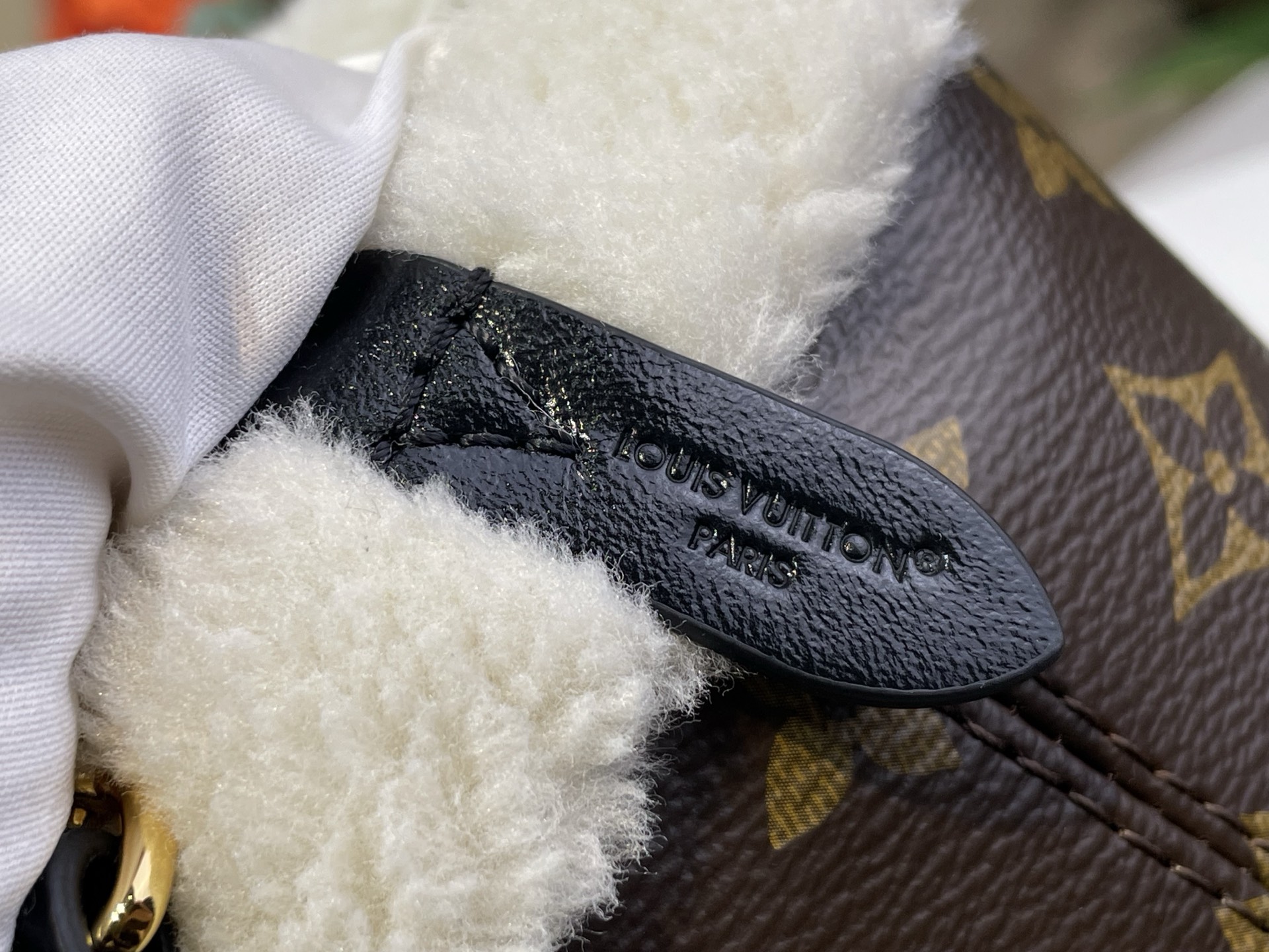 Louis Vuitton Basic Bag Canvas M-l-s