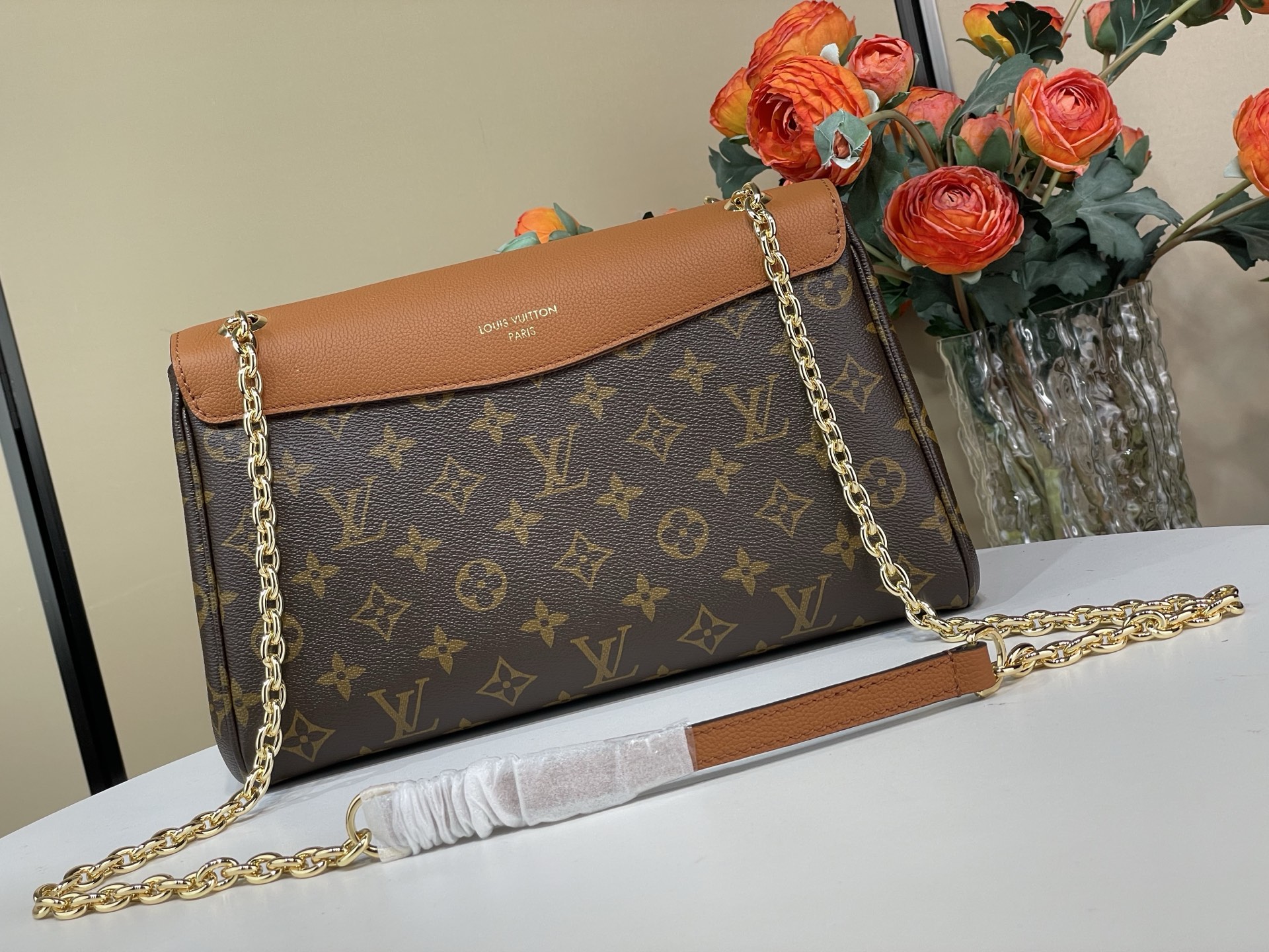 Louis Vuitton Basic Bag Canvas Black M-l-s