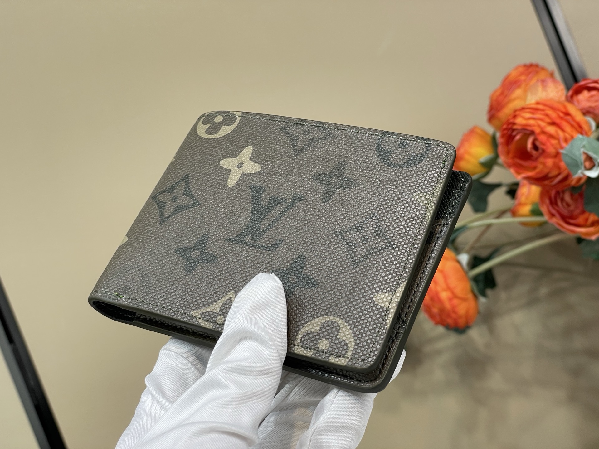 Louis Vuitton Basic Bag Canvas Green M-l-s