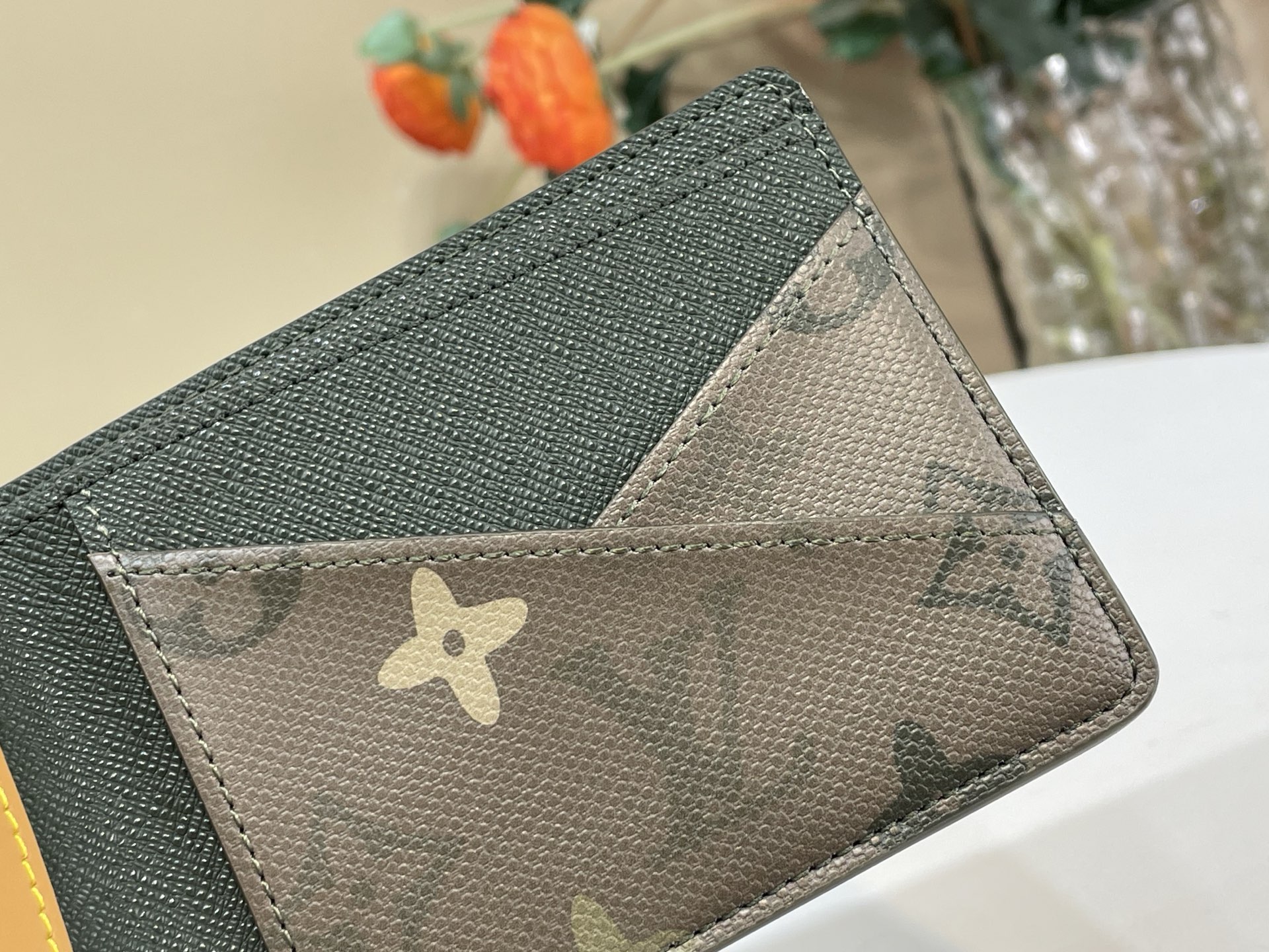 Louis Vuitton Basic Bag Canvas Green M-l-s