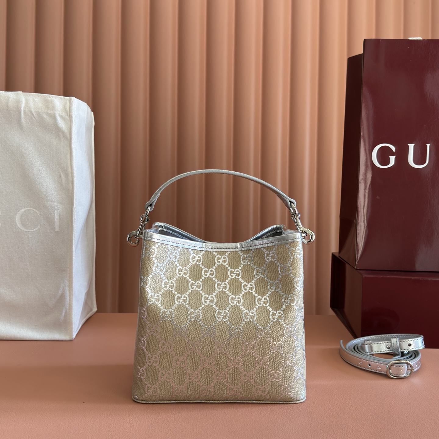 Gucci Basic Bag Beige M-l