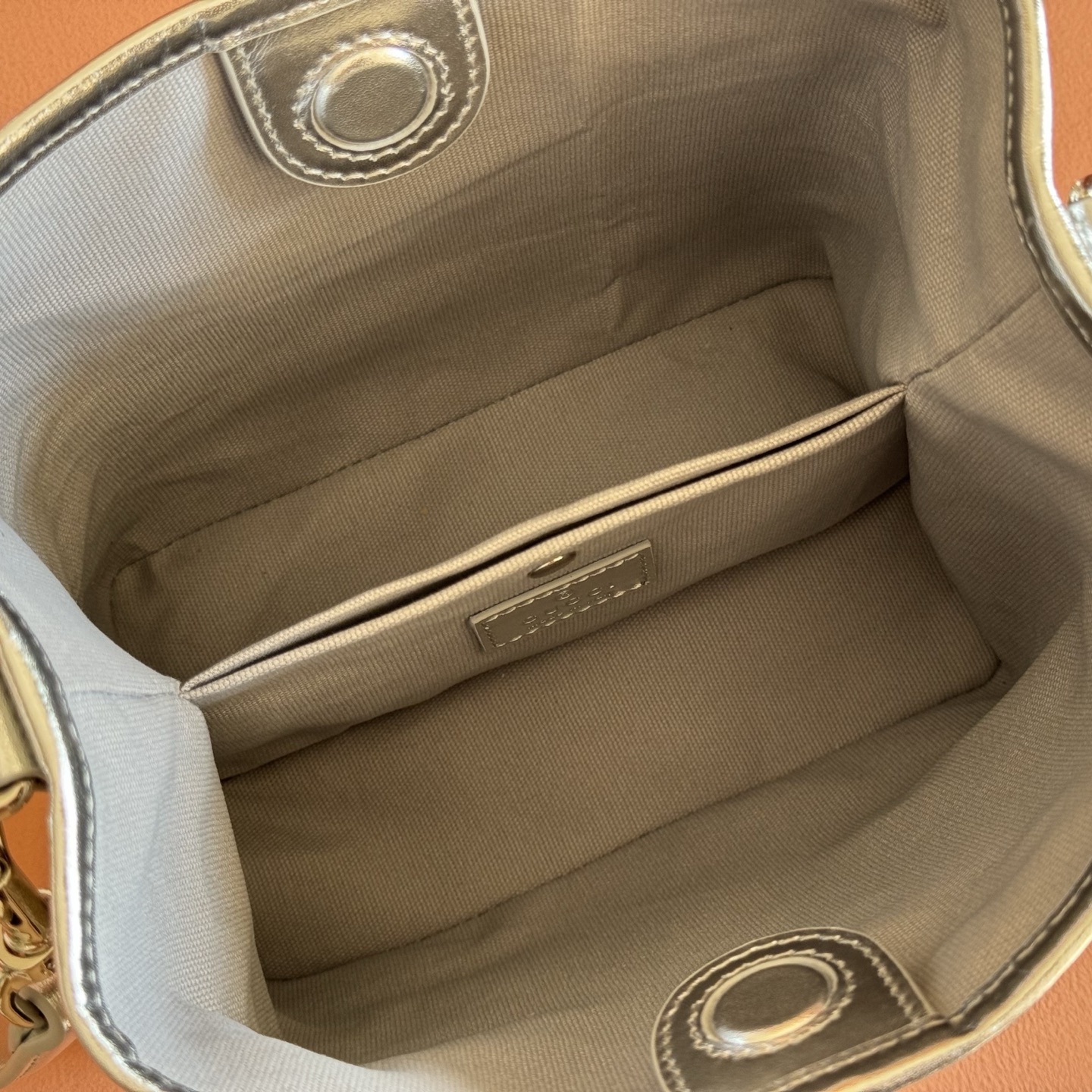 Gucci Basic Bag Beige M-l