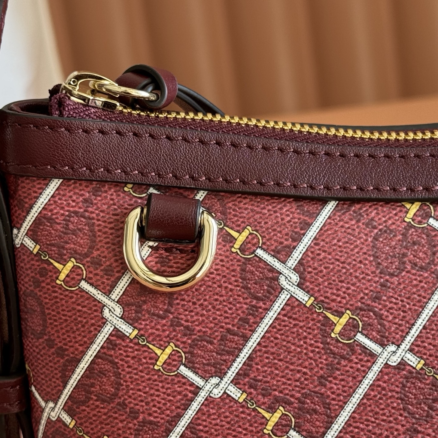 Gucci Shoulder Bag Gold M-l-s