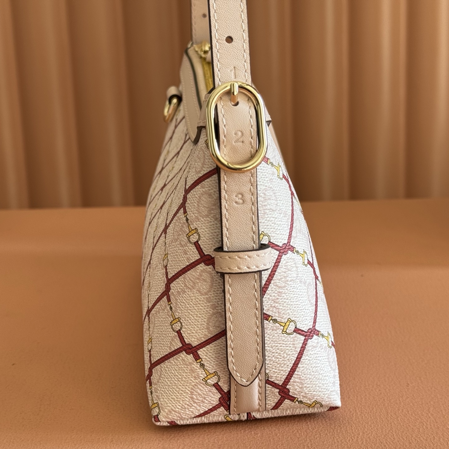 Gucci Shoulder Bag Gold M-l-s