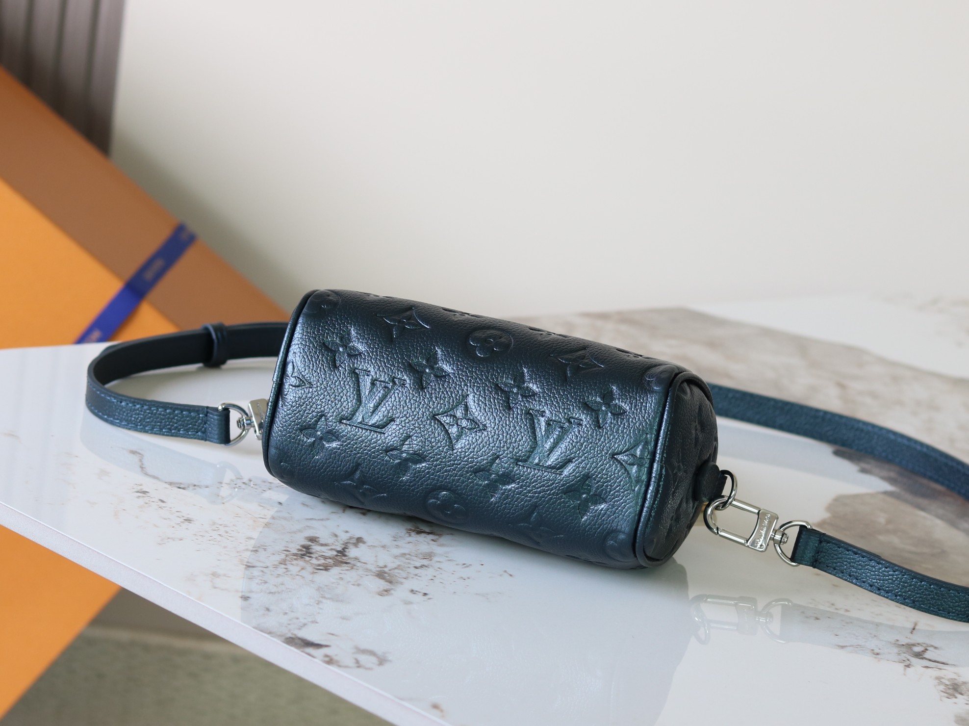 Louis Vuitton Basic Bag Cow Leather M-l-s