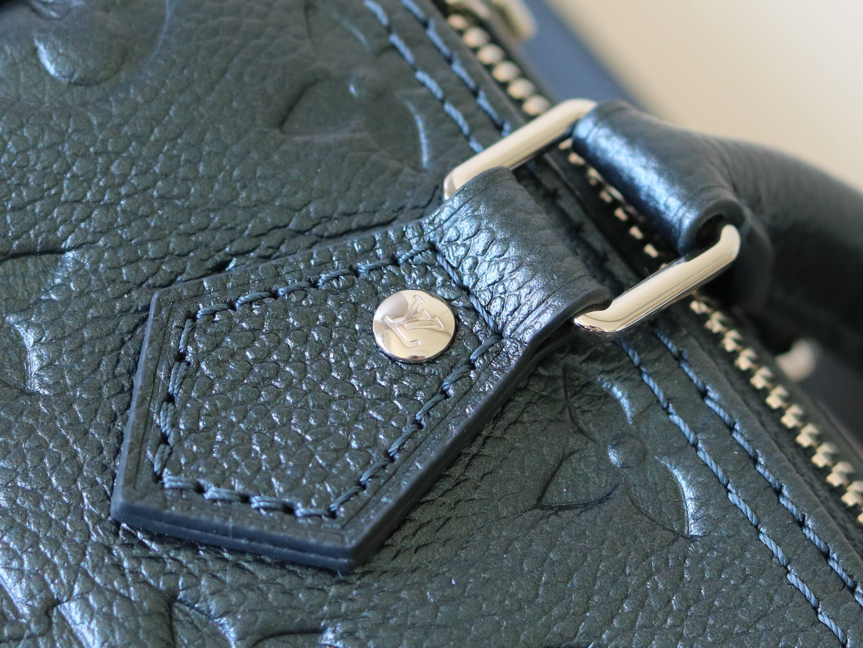 Louis Vuitton Basic Bag Cow Leather M-l-s