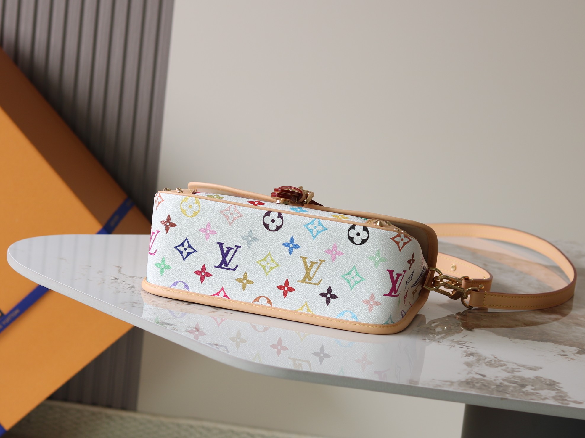 Louis Vuitton Basic Bag Canvas M