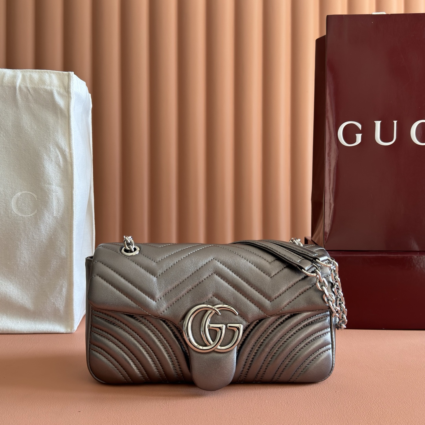 Gucci Basic Bag Sheepskin Silver M-l-s