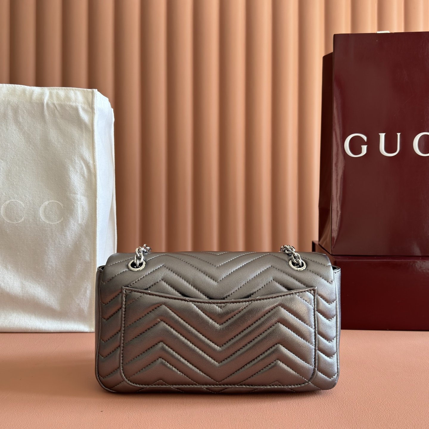 Gucci Basic Bag Sheepskin Silver M-l-s