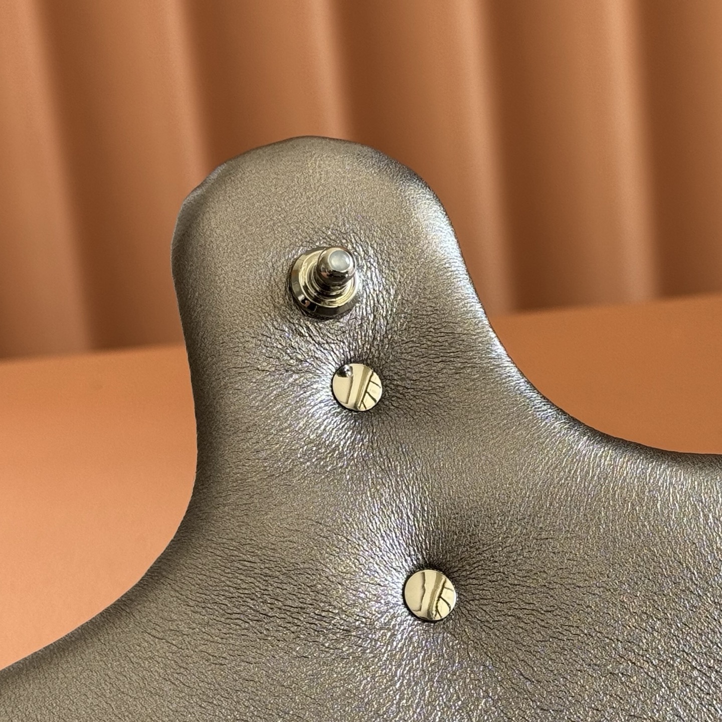 Gucci Basic Bag Sheepskin Silver M-l-s