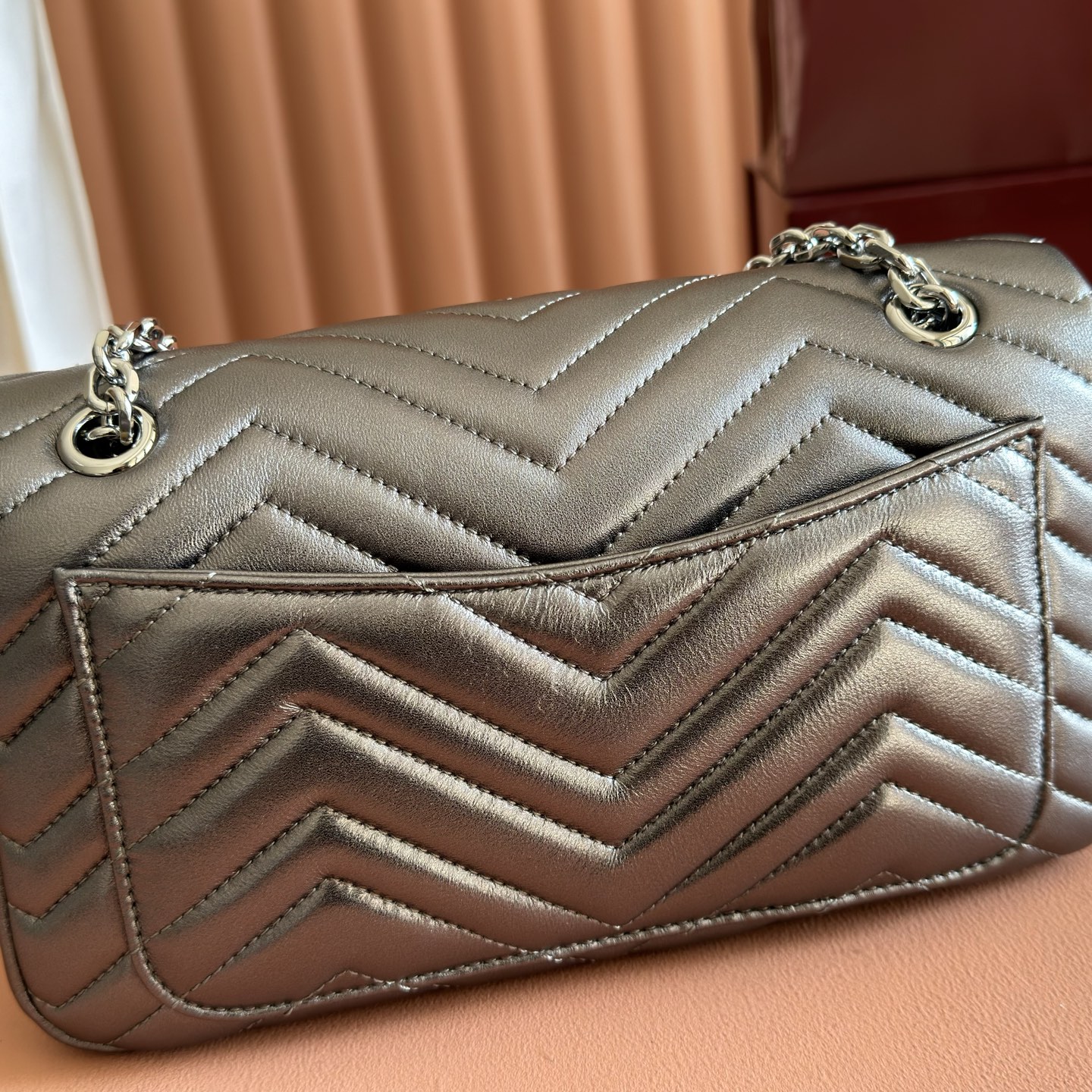 Gucci Basic Bag Sheepskin Silver M-l-s