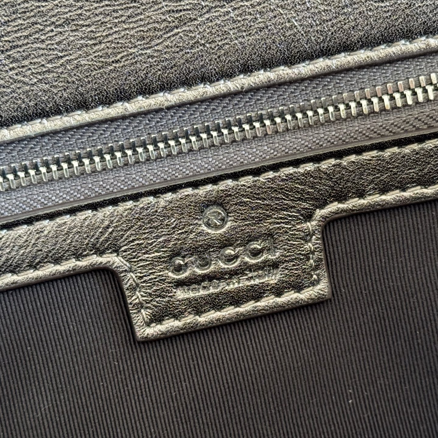 Gucci Basic Bag Sheepskin Silver M-l-s