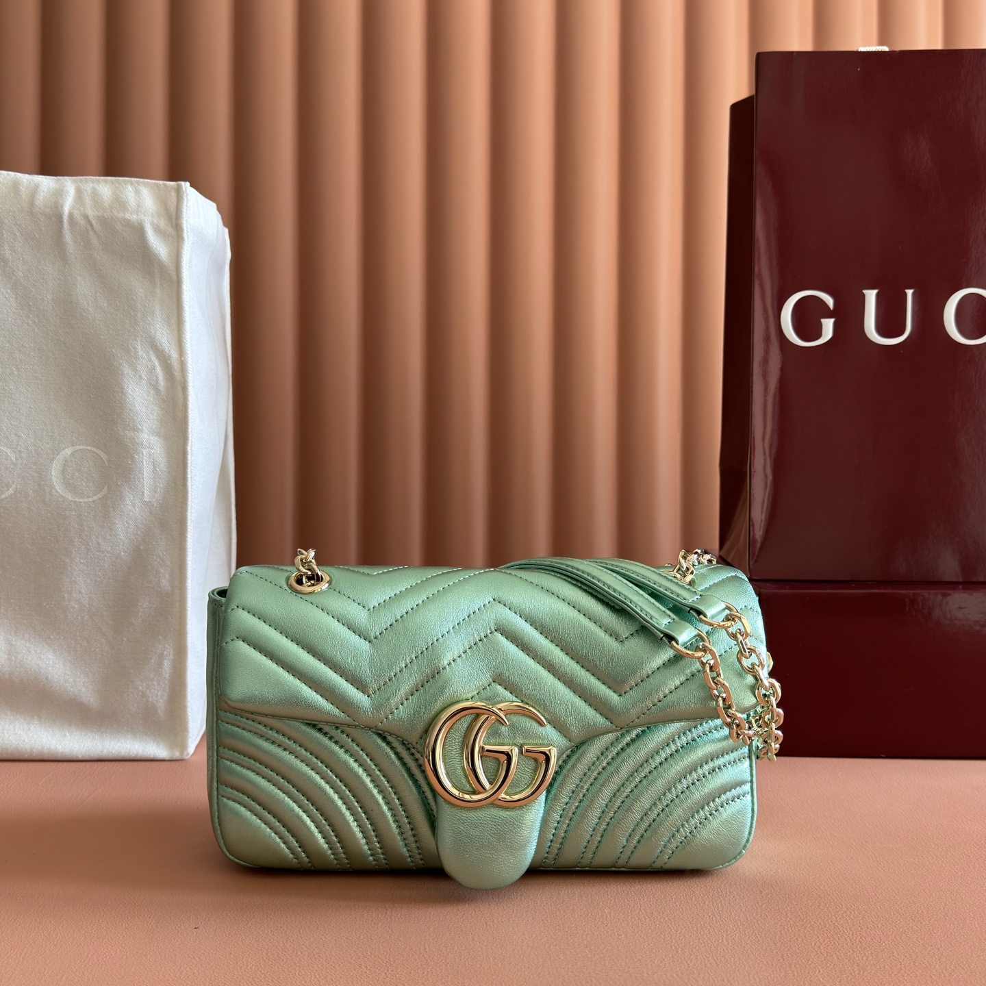 Gucci Basic Bag Sheepskin Silver M-l-s