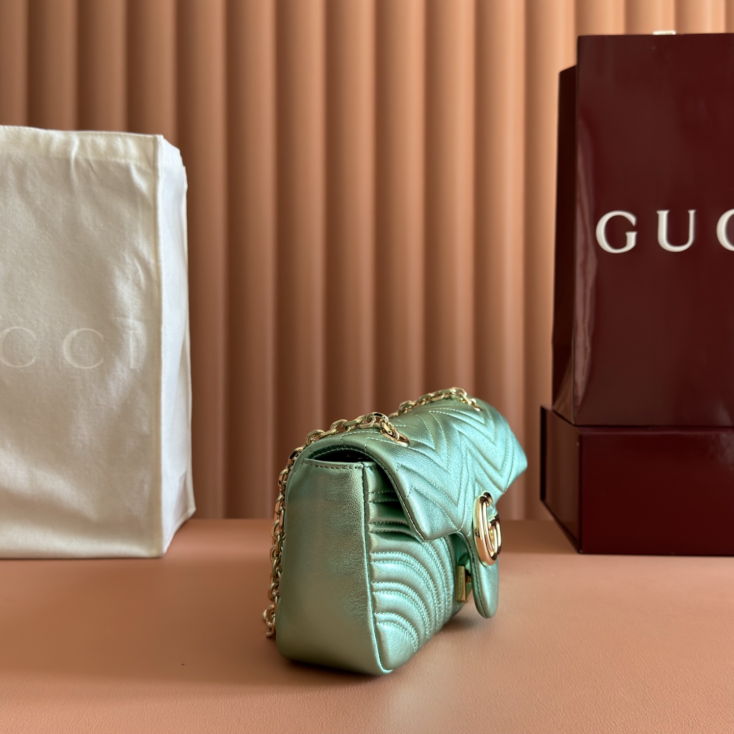 Gucci Basic Bag Sheepskin Silver M-l-s