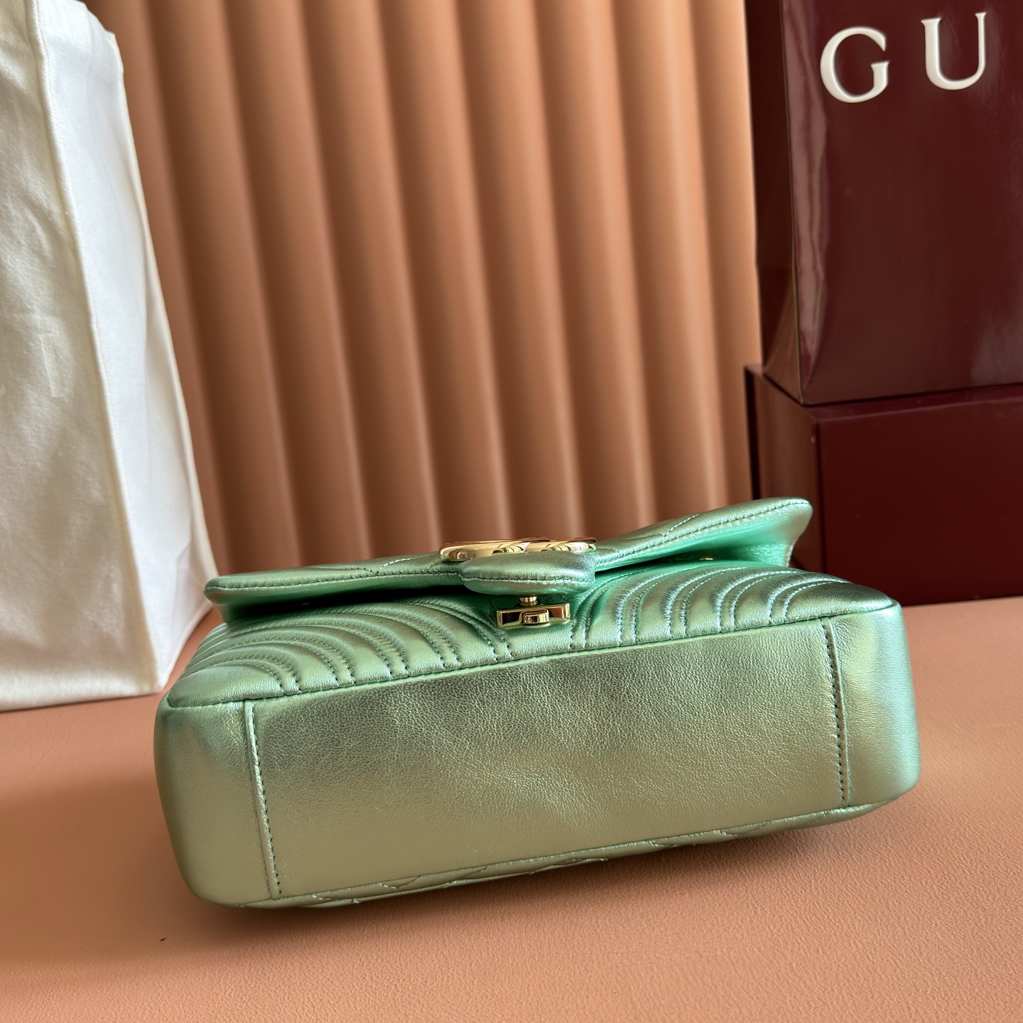 Gucci Basic Bag Sheepskin Silver M-l-s