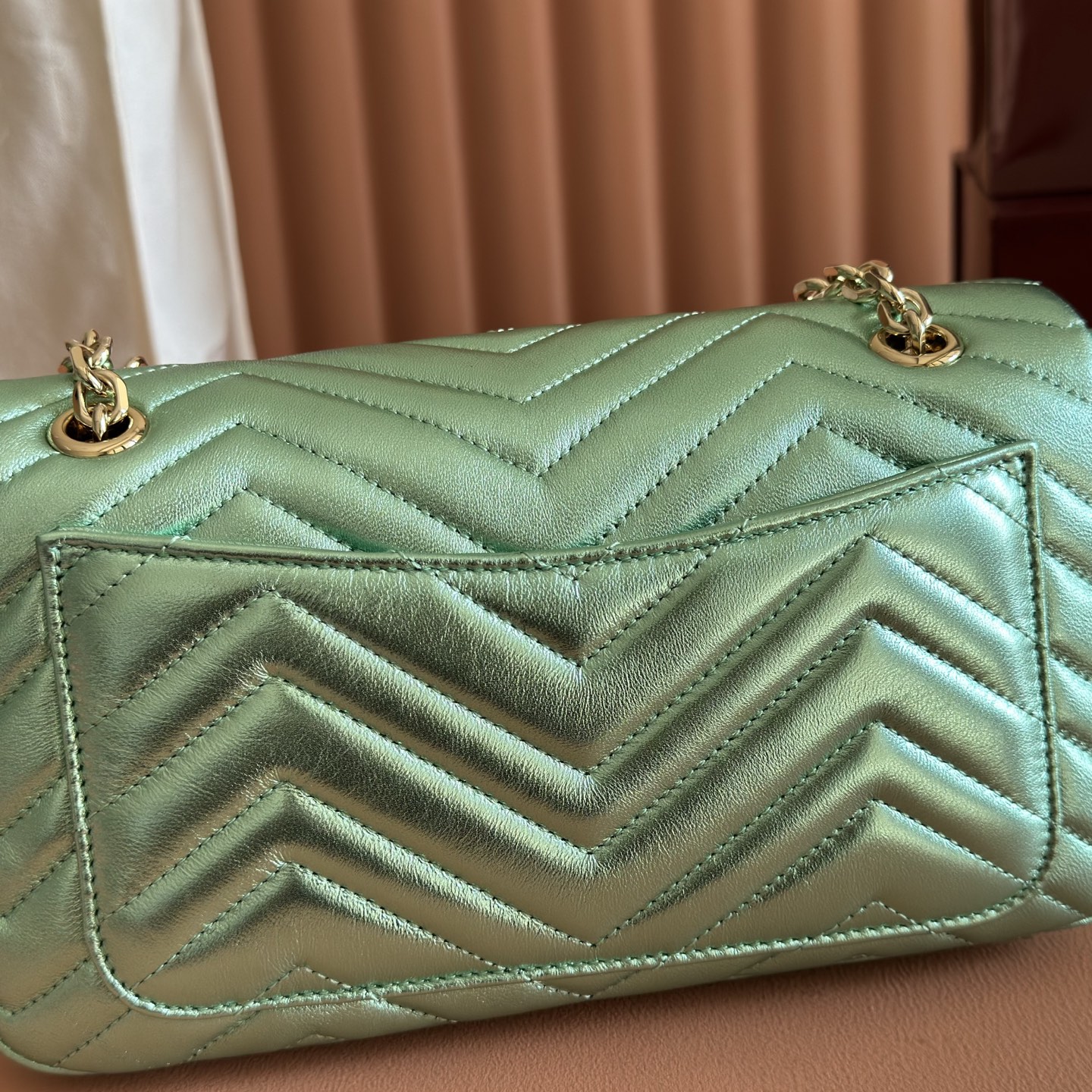 Gucci Basic Bag Sheepskin Silver M-l-s