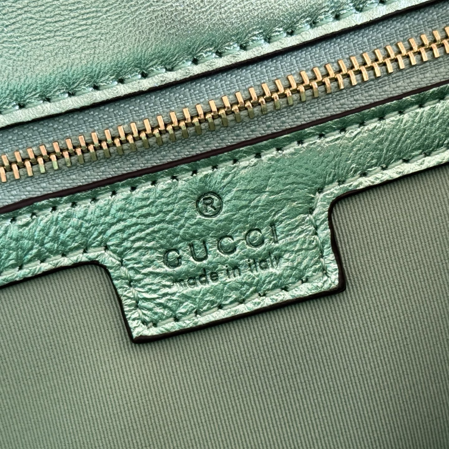 Gucci Basic Bag Sheepskin Silver M-l-s