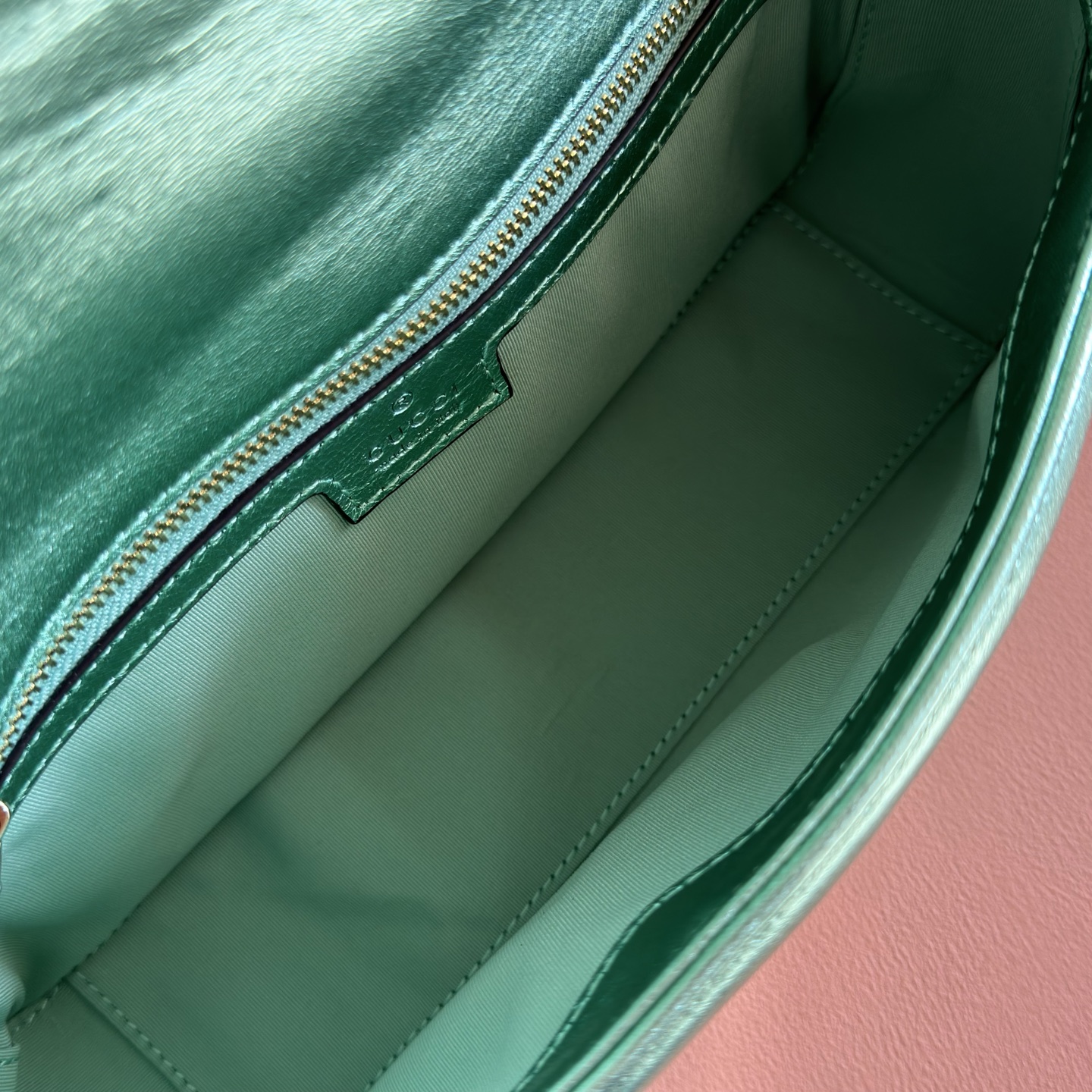 Gucci Basic Bag Sheepskin Silver M-l-s