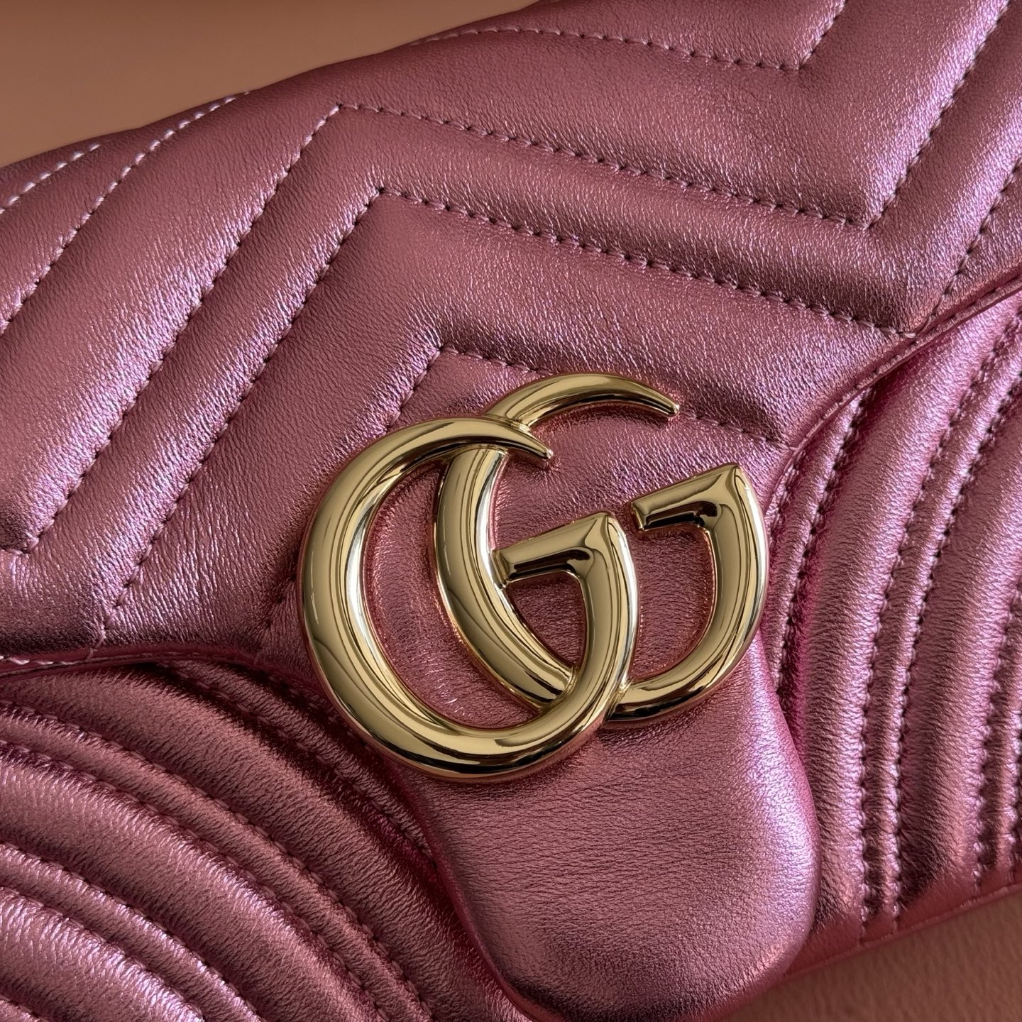 Gucci Basic Bag Sheepskin Silver M-l-s