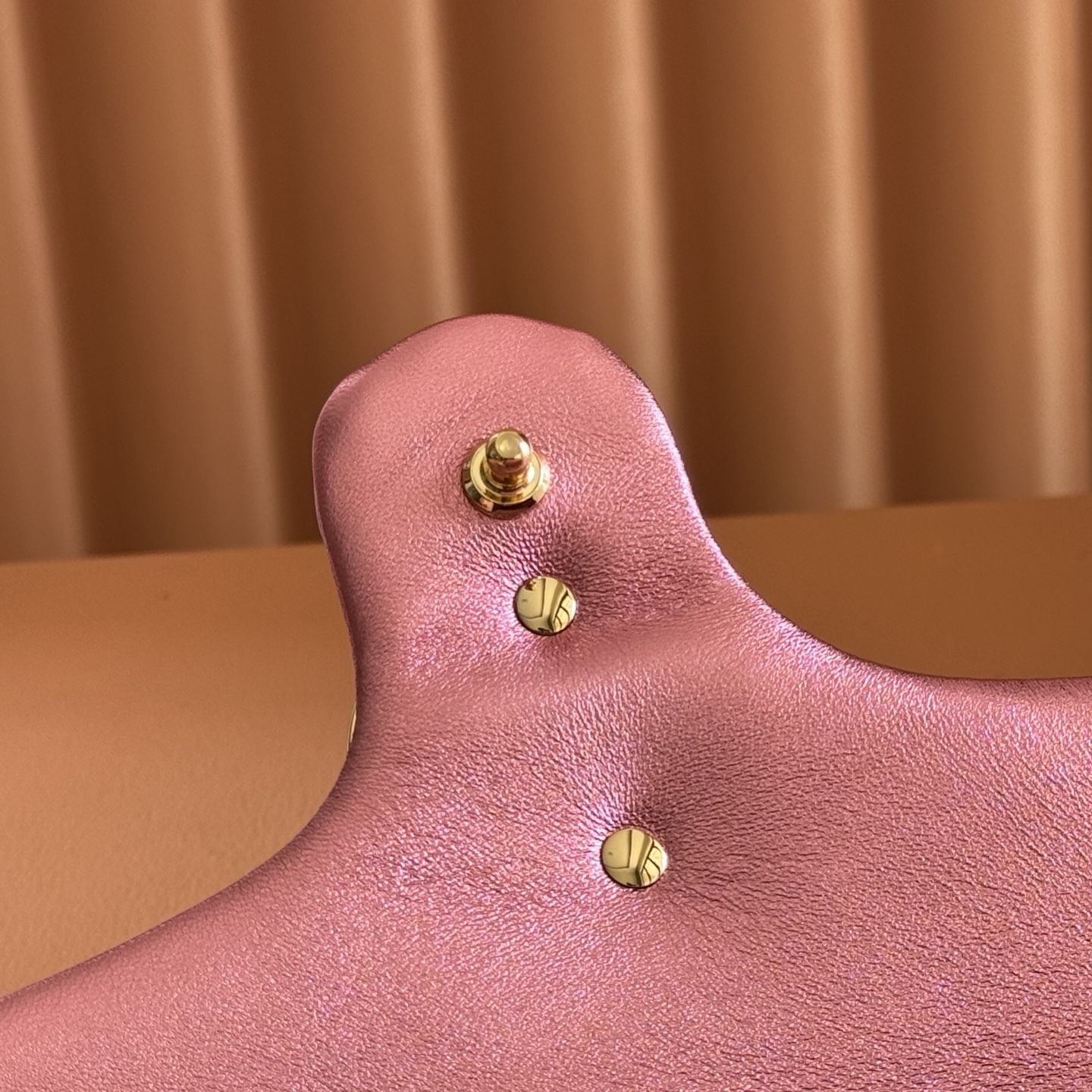 Gucci Basic Bag Sheepskin Silver M-l-s