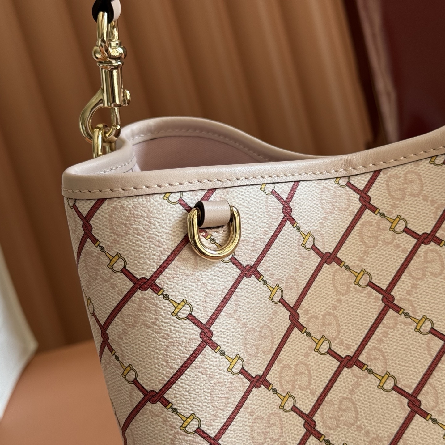 Gucci Bucket Bag Gold M-l