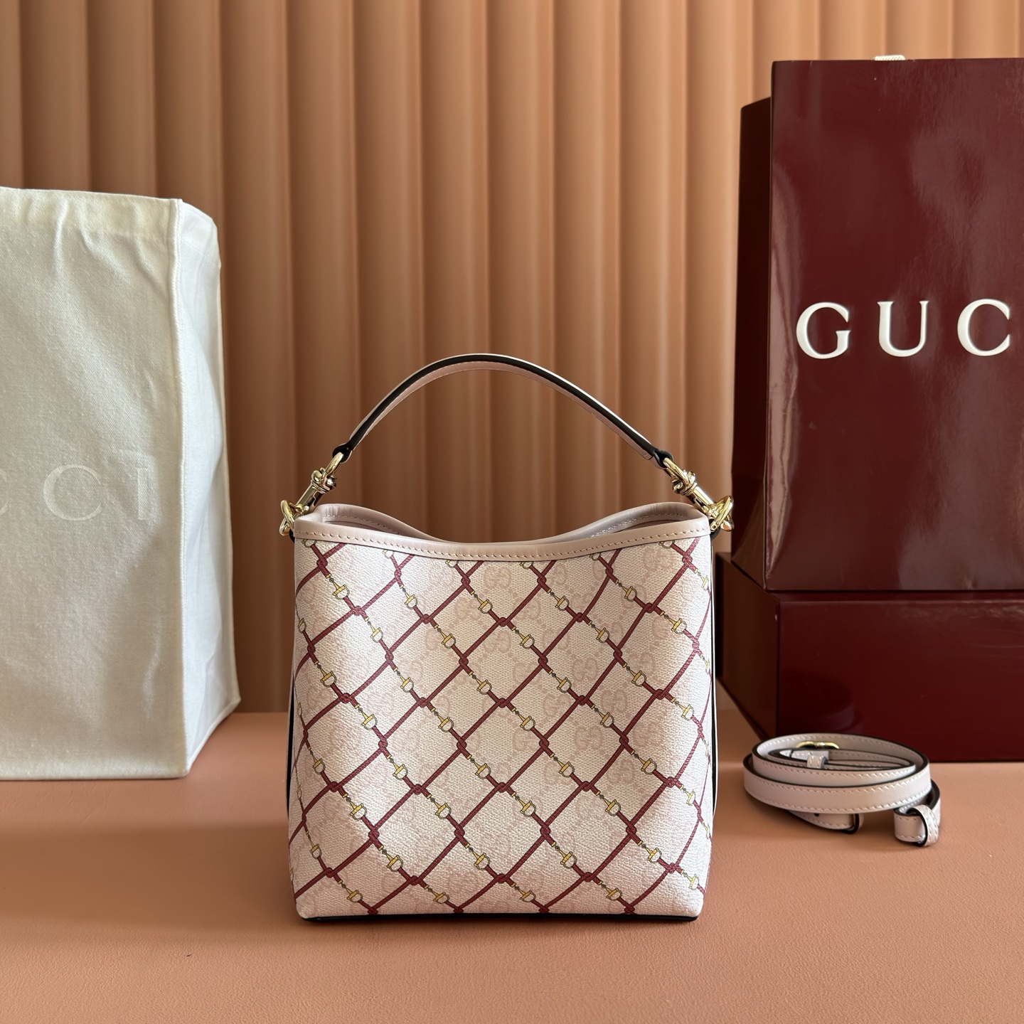 Gucci Bucket Bag Gold M-l