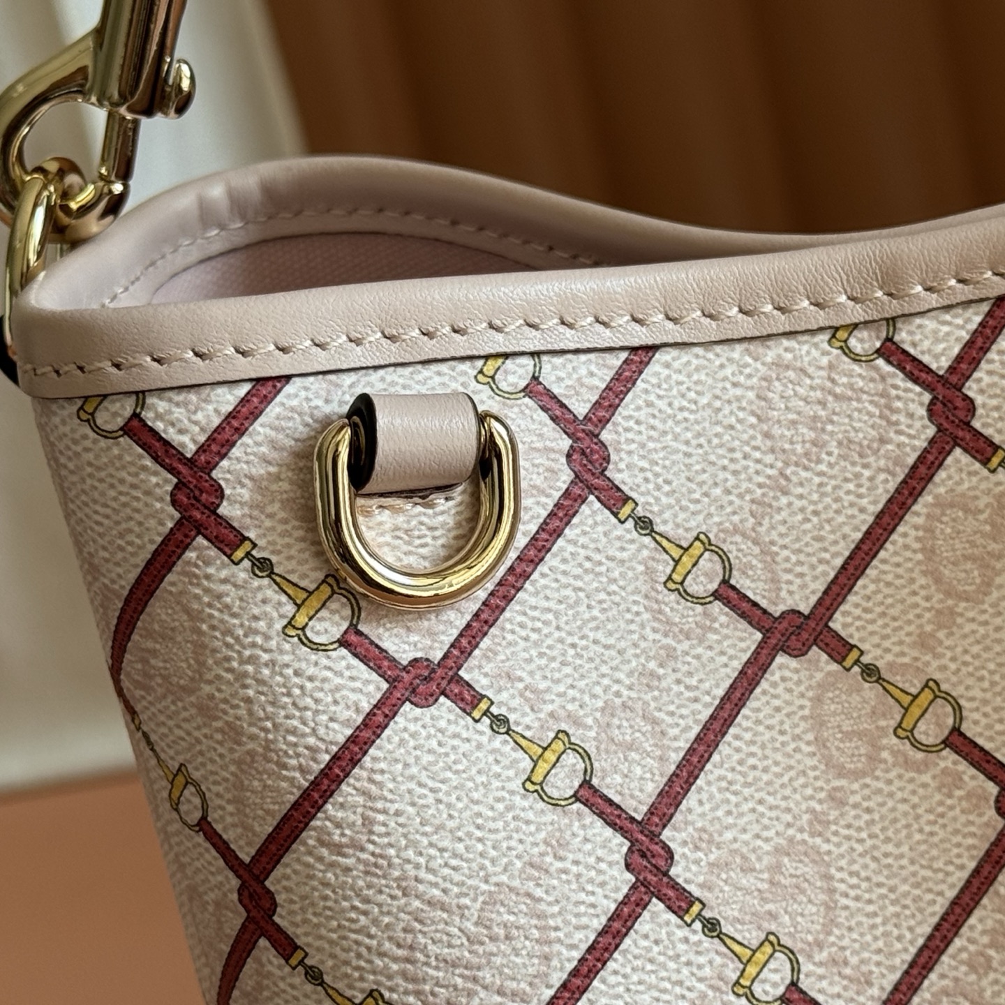 Gucci Bucket Bag Gold M-l