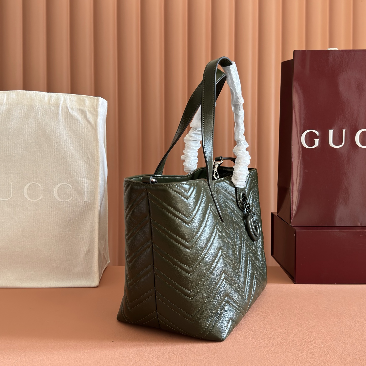 Gucci Tote Bag Cow Leather Black M