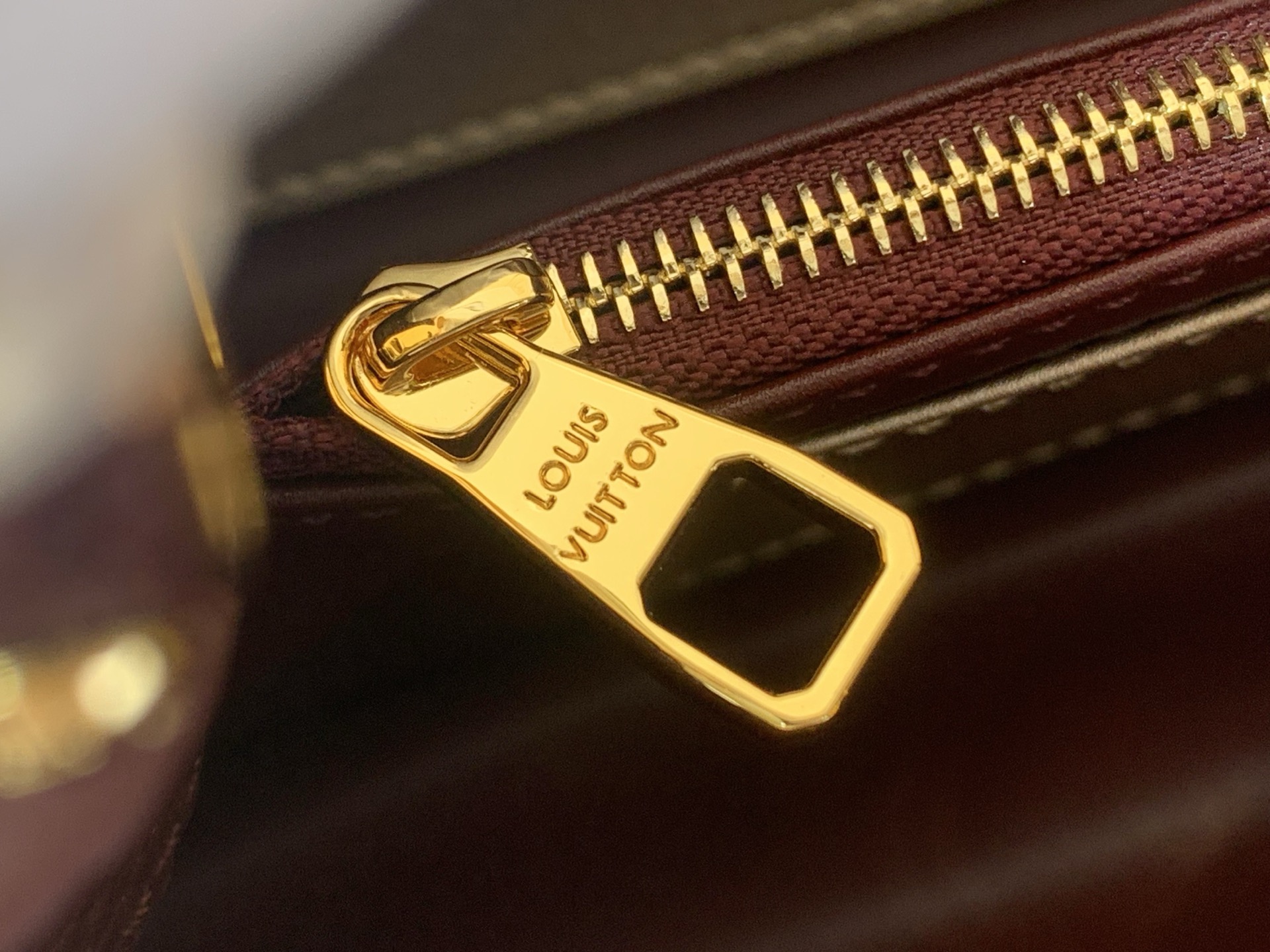 Louis Vuitton Basic Bag M-l-s