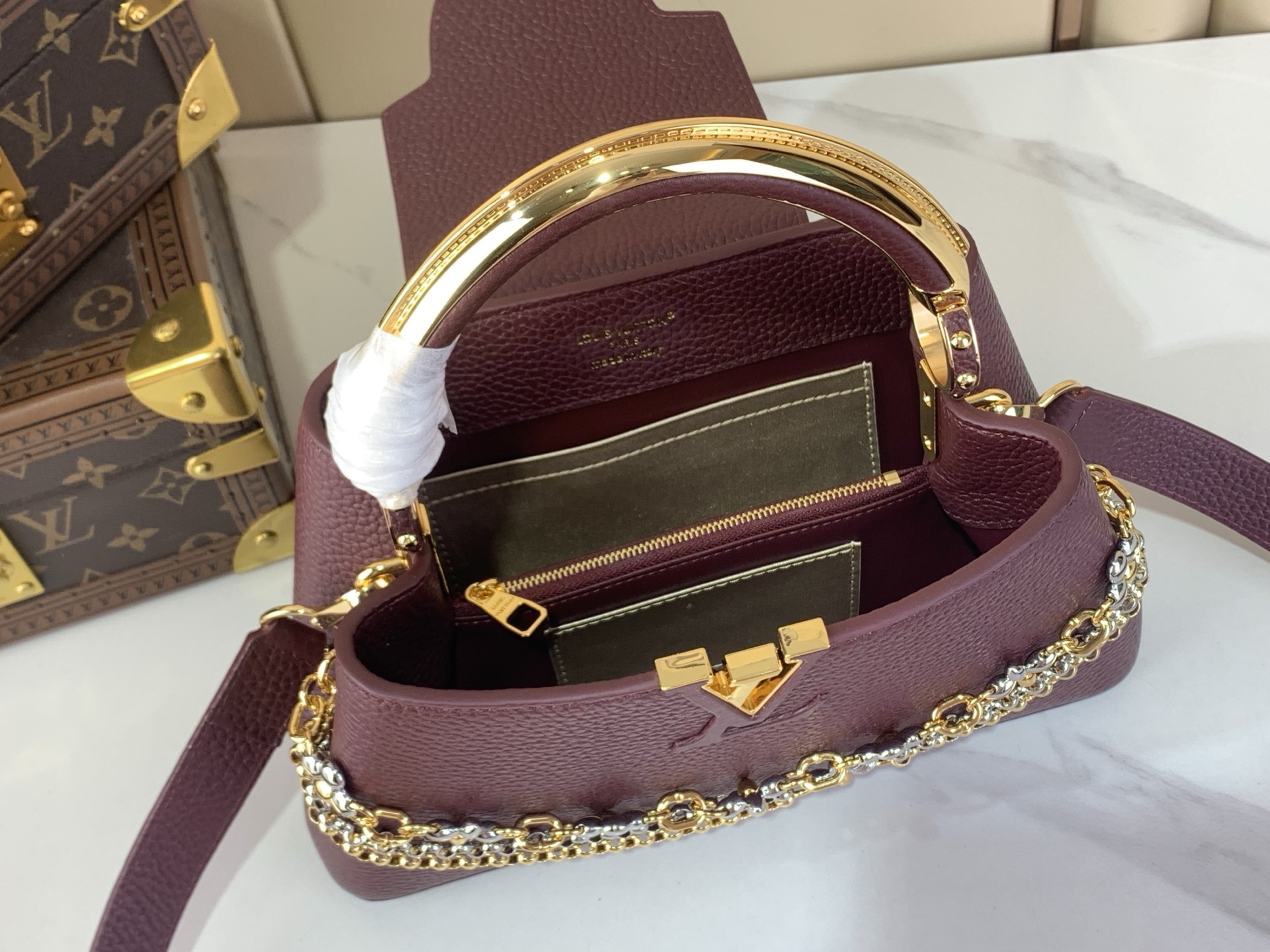 Louis Vuitton Basic Bag M-l-s