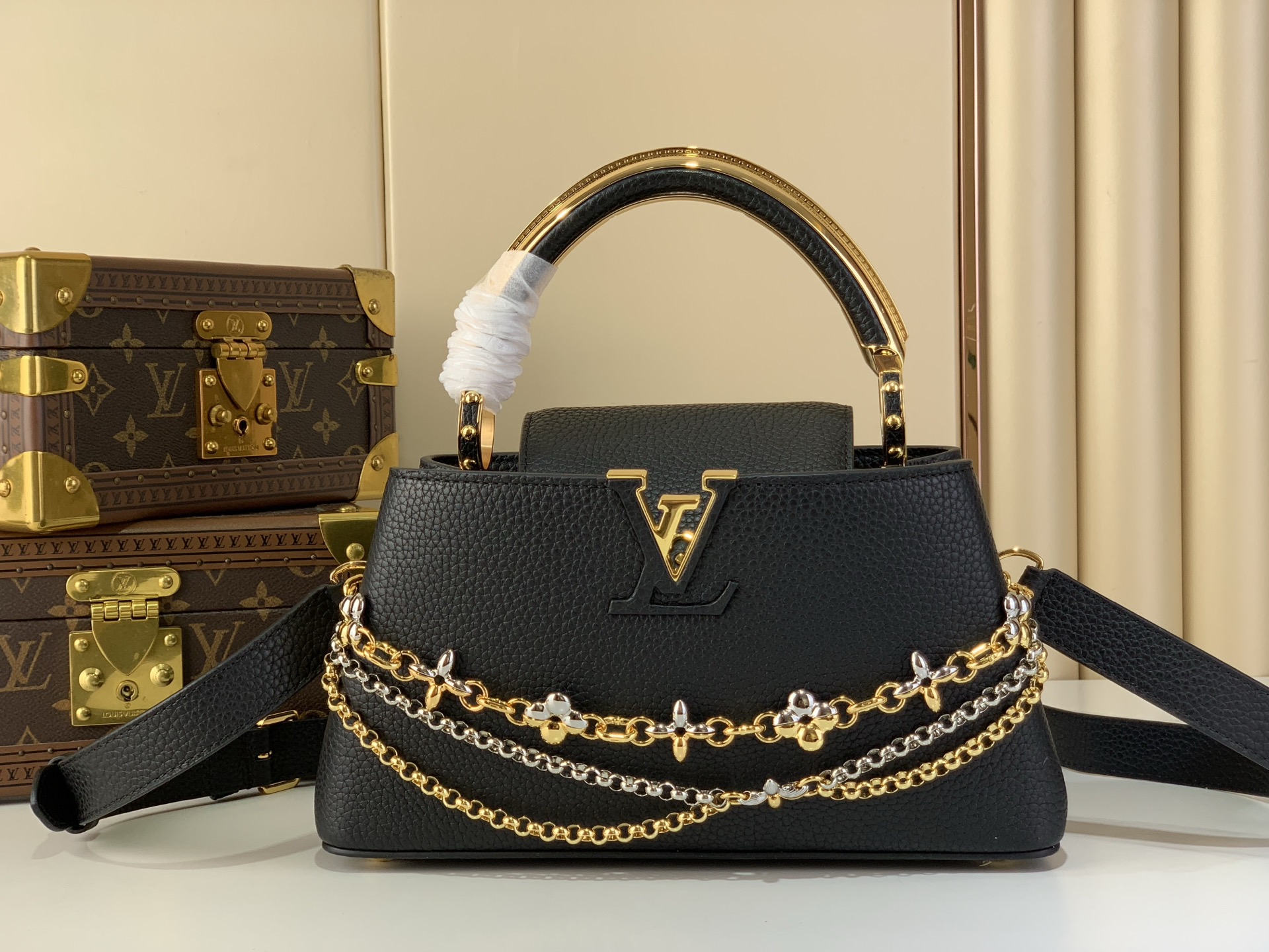 Louis Vuitton Basic Bag Black M-l-s