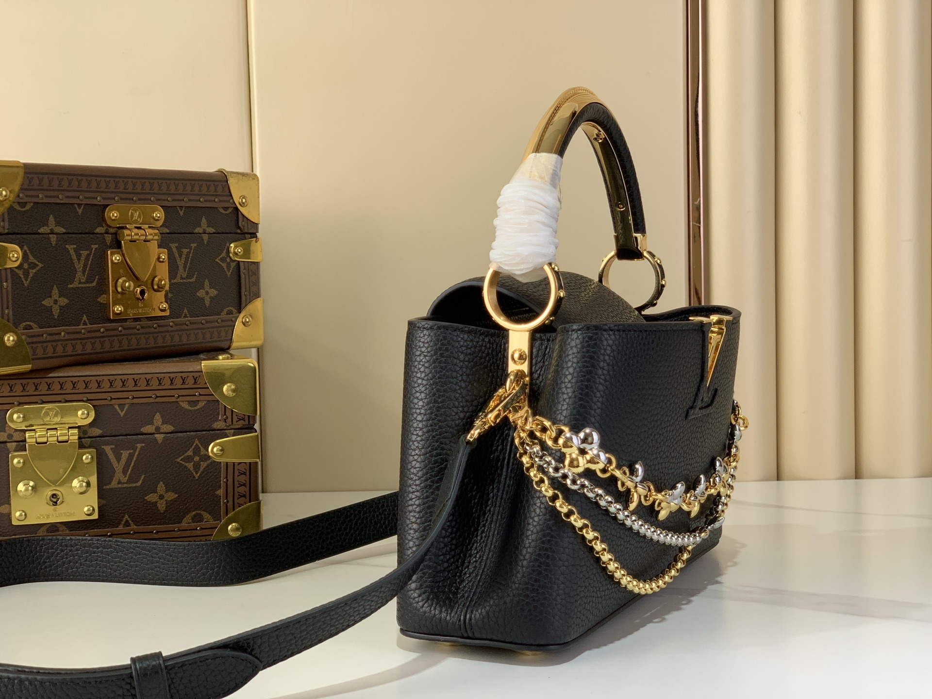 Louis Vuitton Basic Bag Black M-l-s